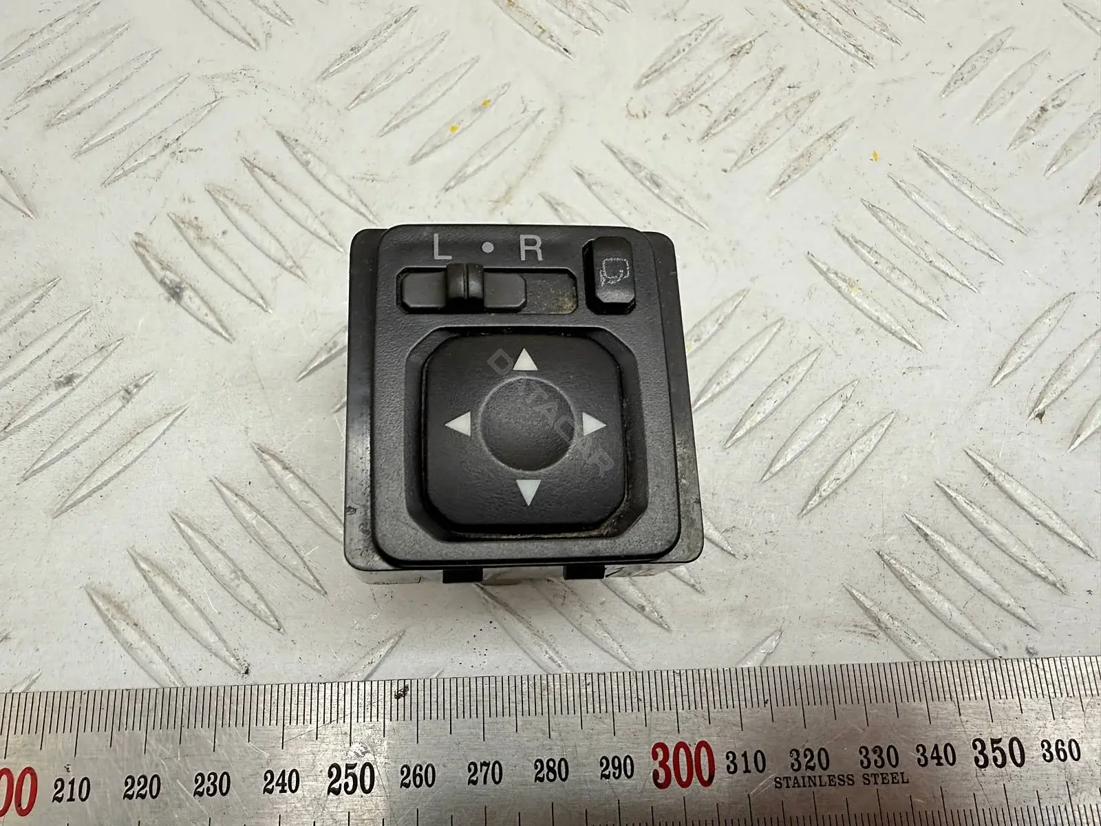Джойстик регулировки зеркал MR951186
