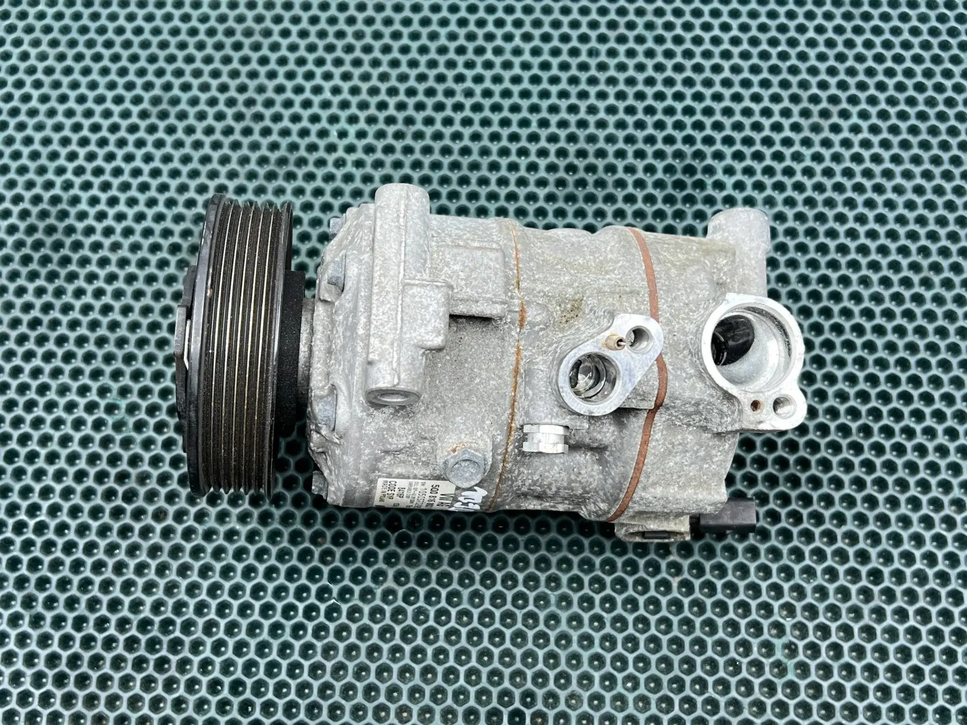 Компрессор кондиционера 5Q0816803F, RA4077