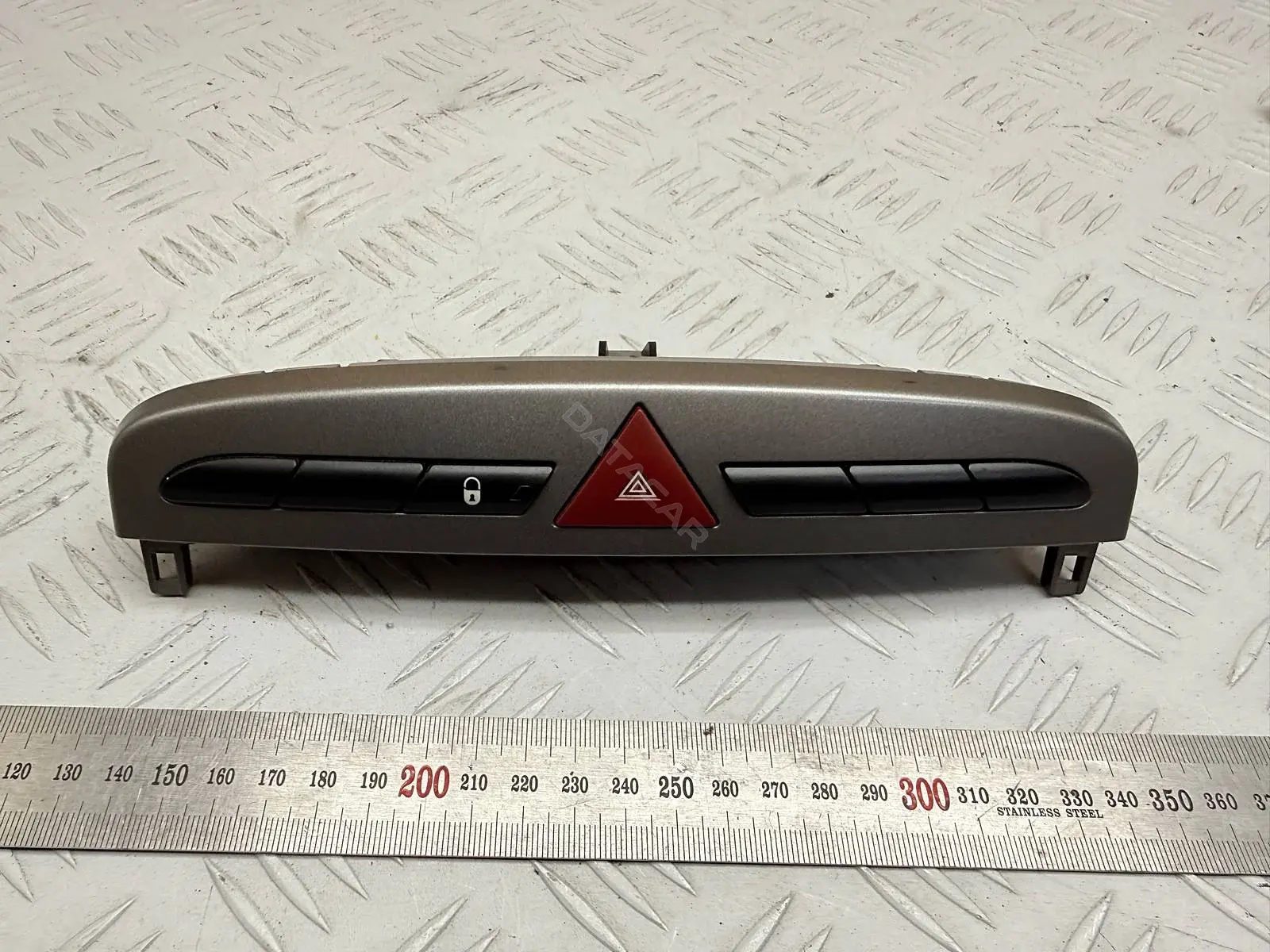 Кнопка аварийки 03069000, 706300, 9659417177
