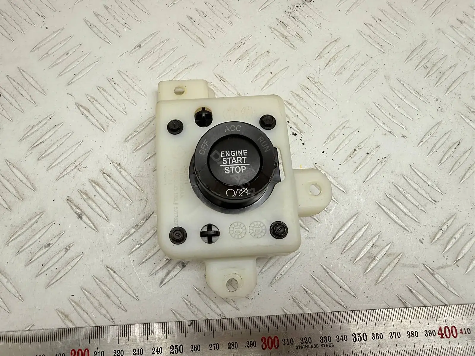 Кнопка запуска двигателя 68153756AA, DA0045542, ER0104989