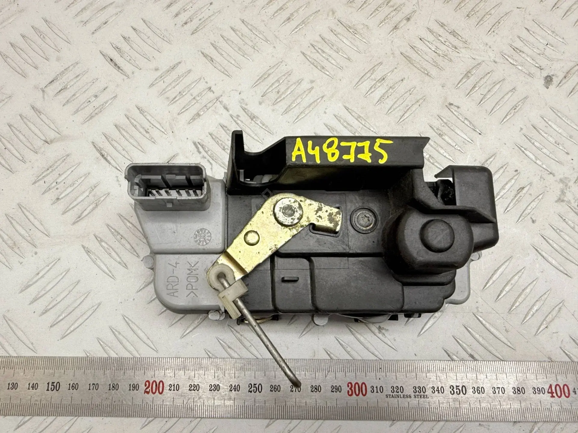 Замок двери 9138A2