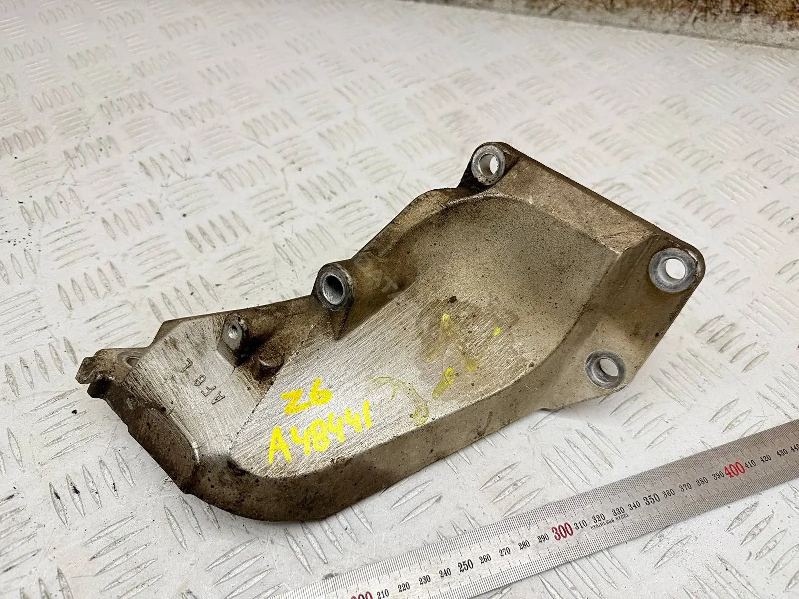 Кронштейн двигателя 11233AF800, AF8L