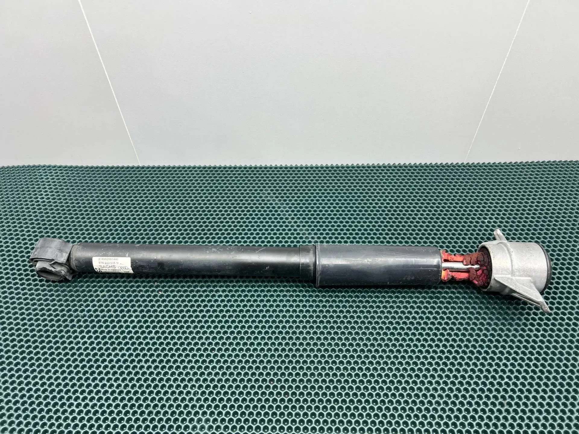 Амортизаторы 8T0513035M, G121148LR