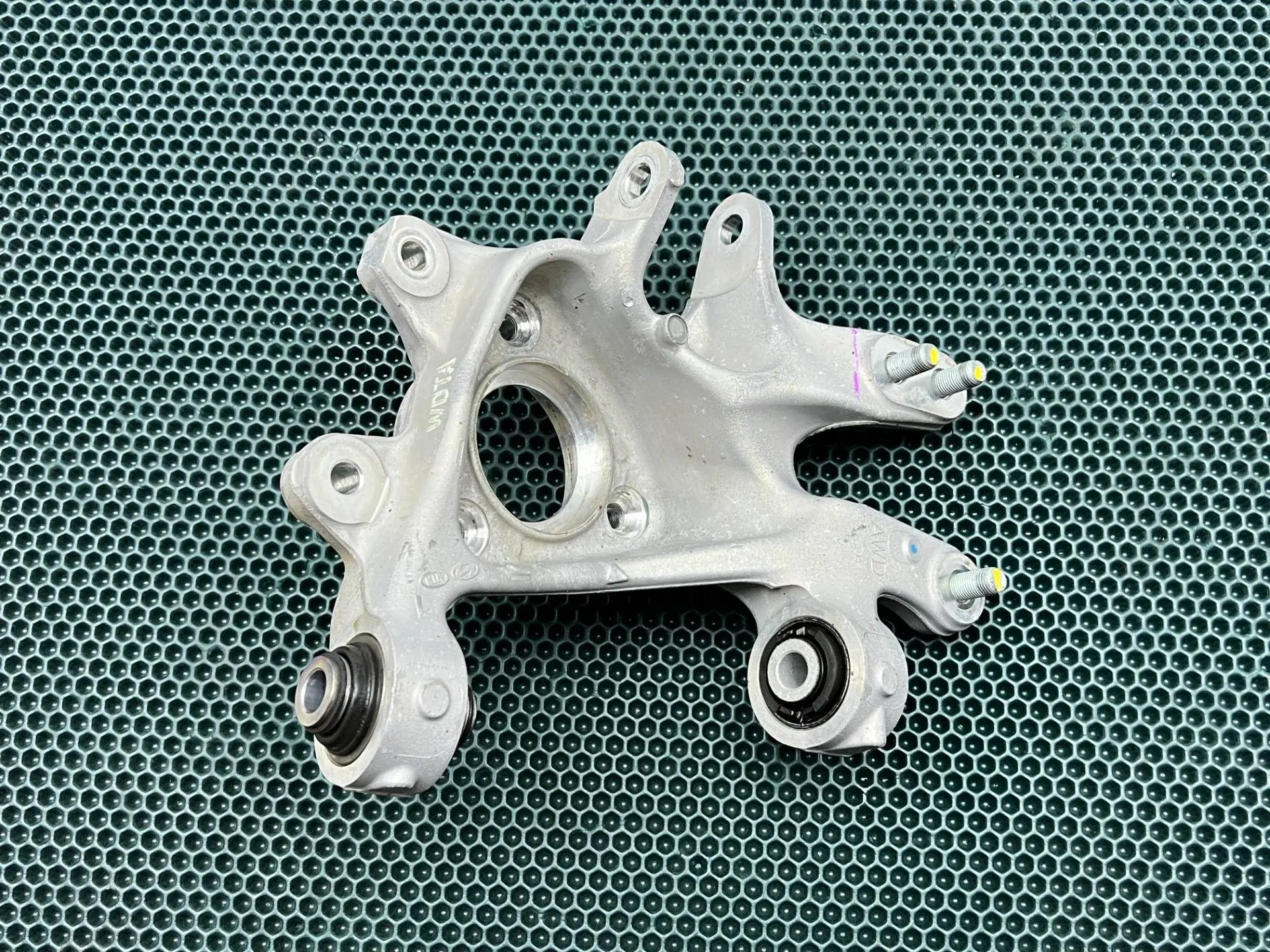Поворотный кулак 52710L3500