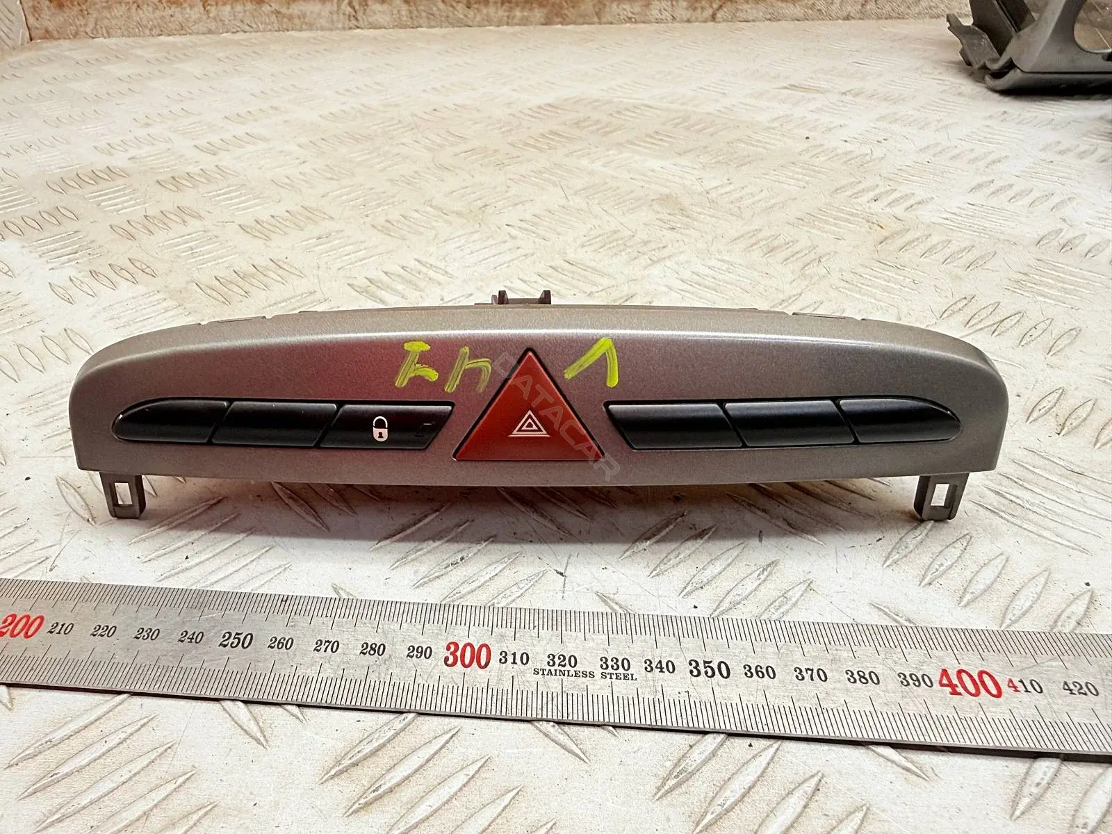 Кнопка аварийки 03069000, 706300, 9659417177
