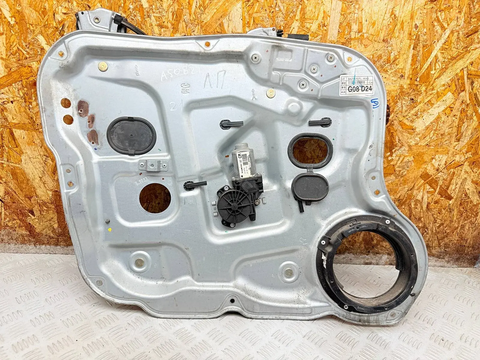Стеклоподъемник 017423, 01SKV805, 28114L