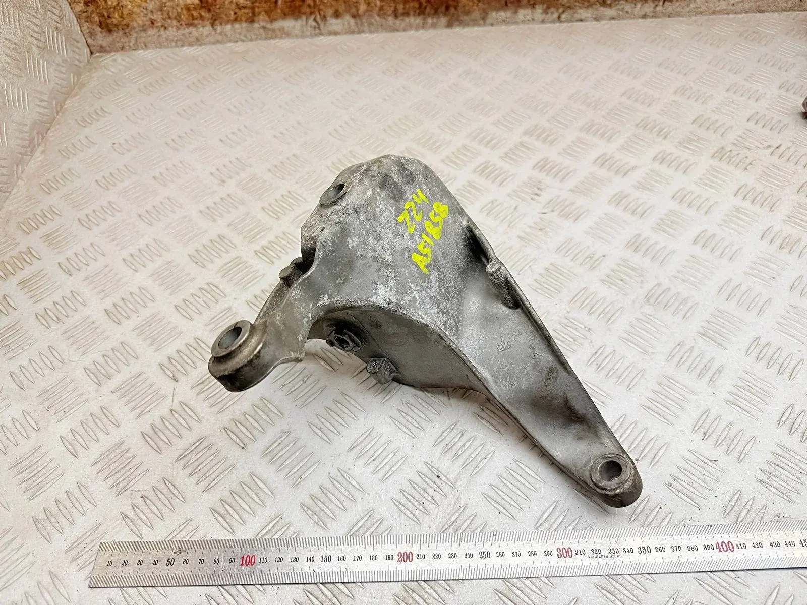 Кронштейн двигателя 22316765333