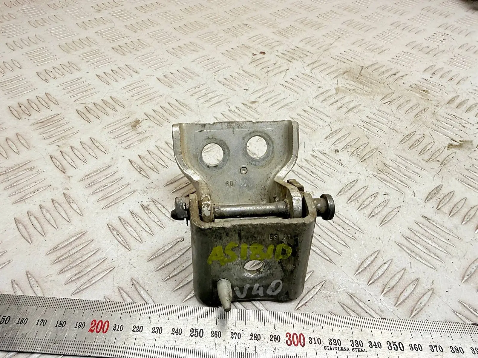 Петля двери 9035T2