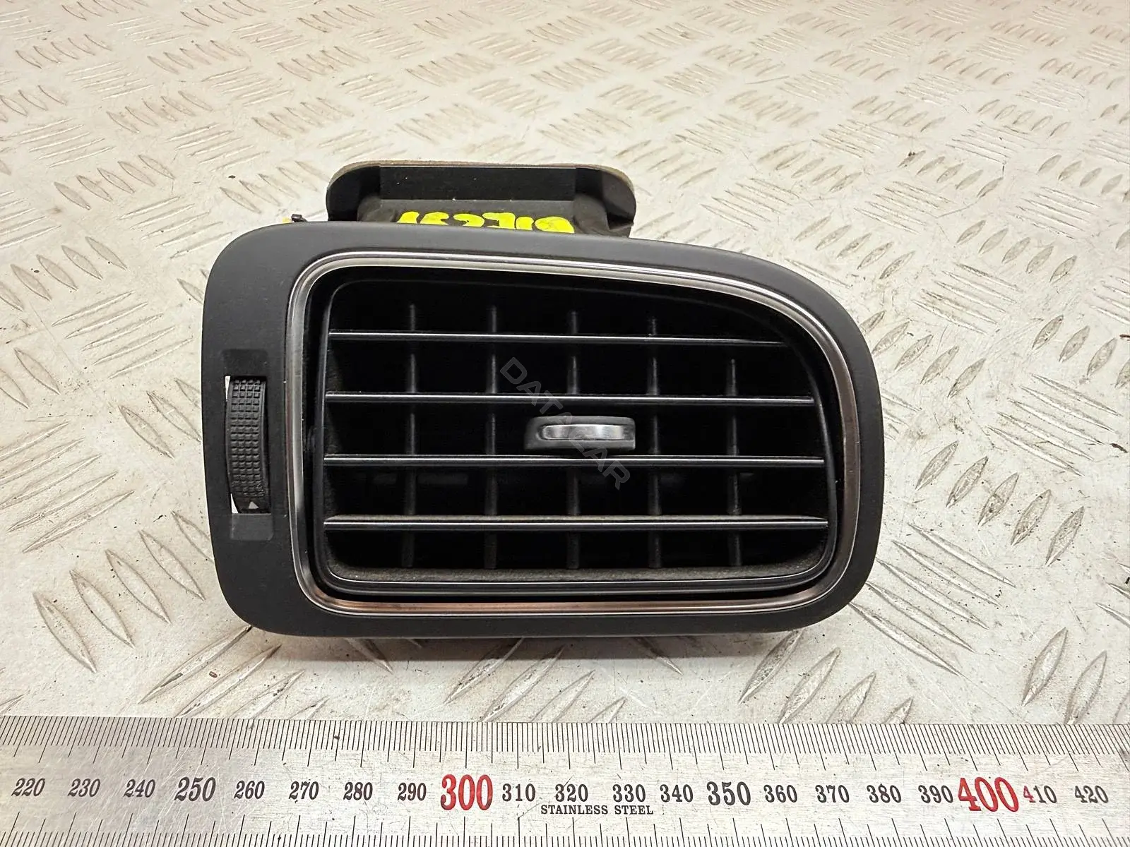 Дефлектор обдува салона 6RF819704