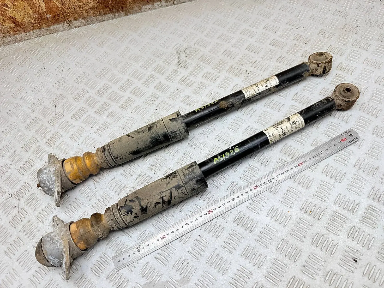 Амортизаторы 6R0512011, 6R0513025, 804902001969