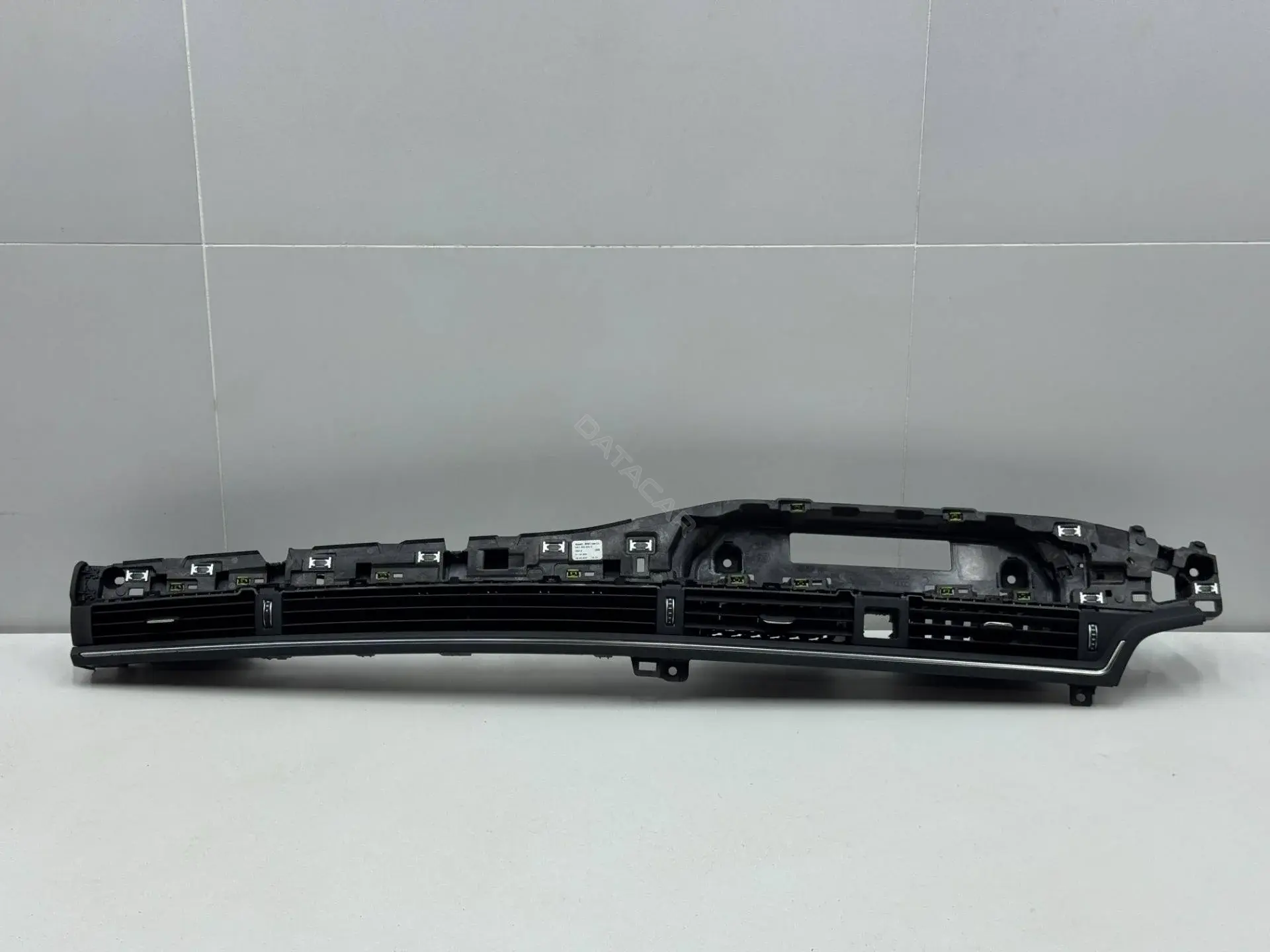 Дефлектор обдува салона 8W1820902, 8W1820902D