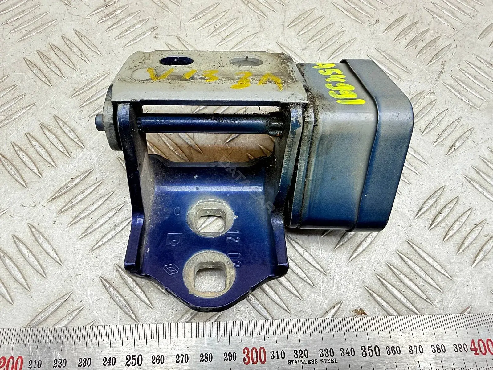 Петля двери 029139F