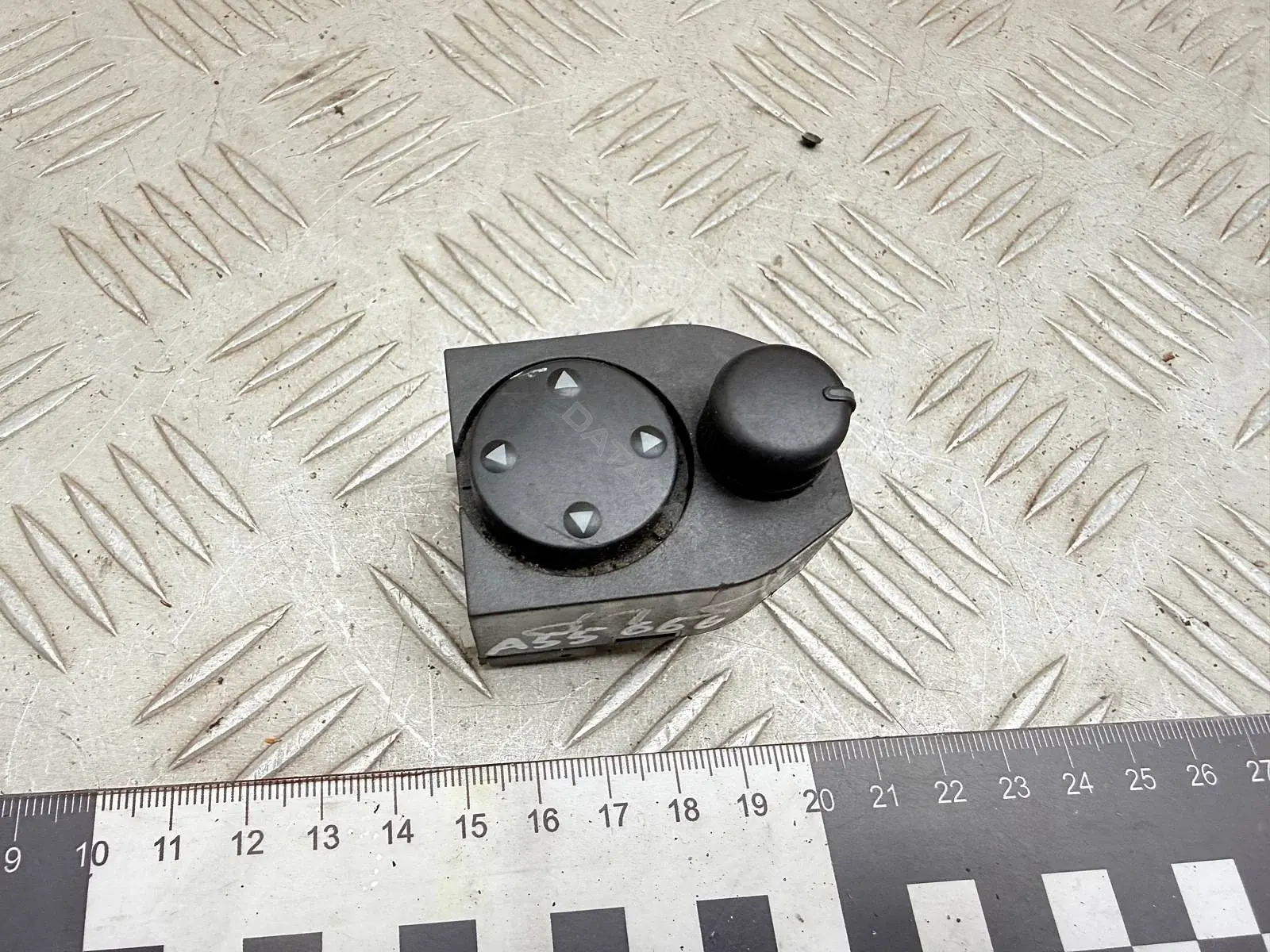 Джойстик регулировки зеркал 8D0959565A