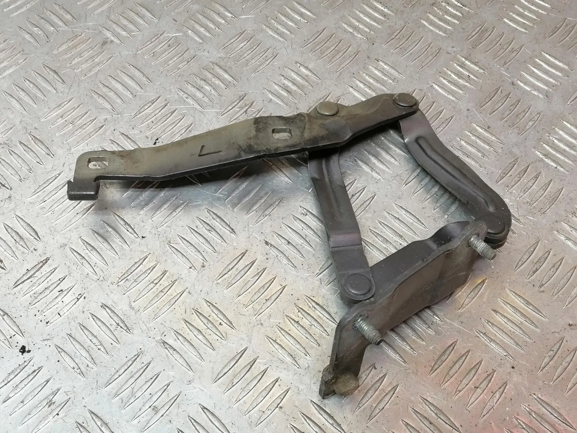 Петля капота 8200115494