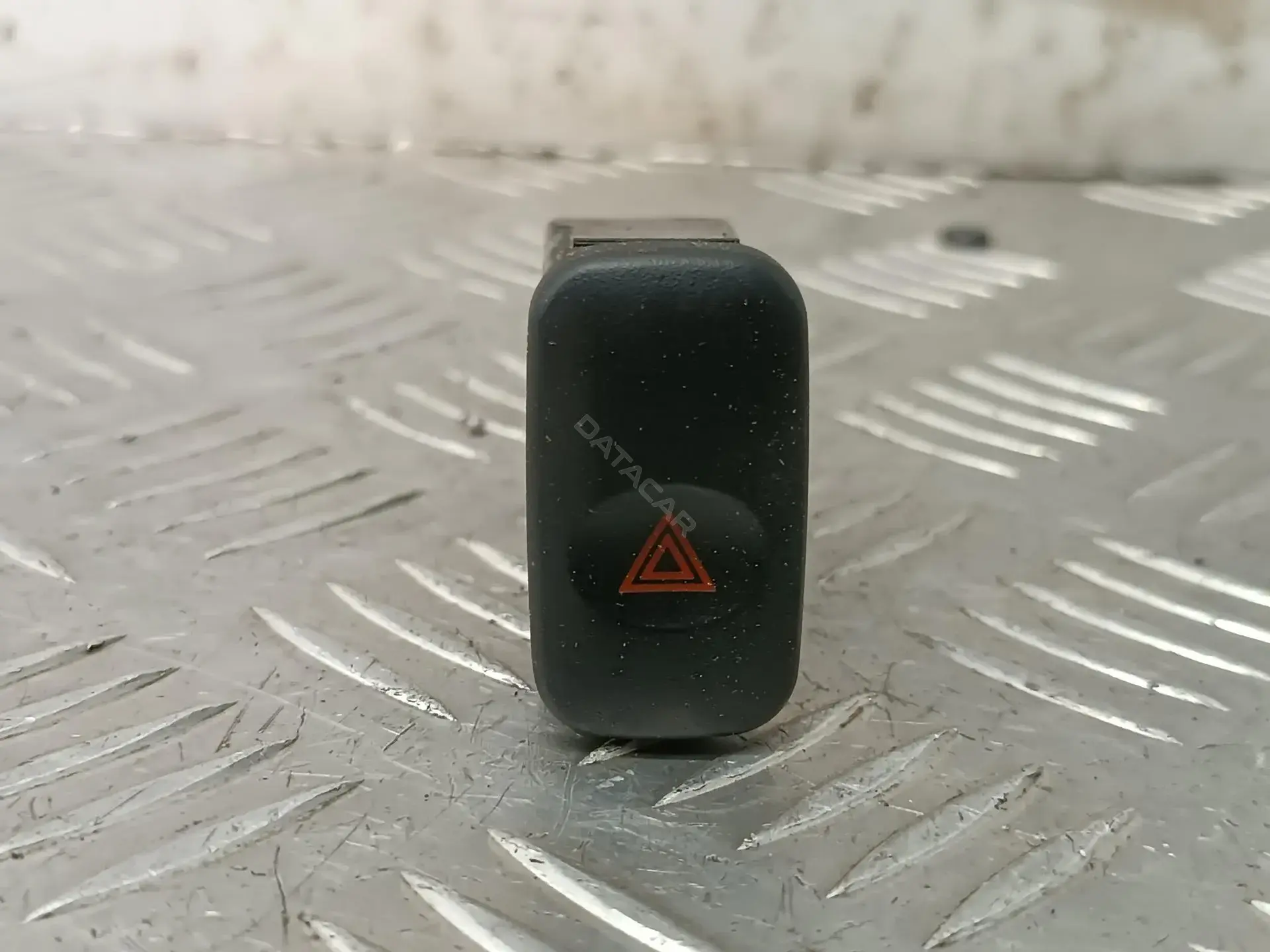 Кнопка аварийки 864W0140F