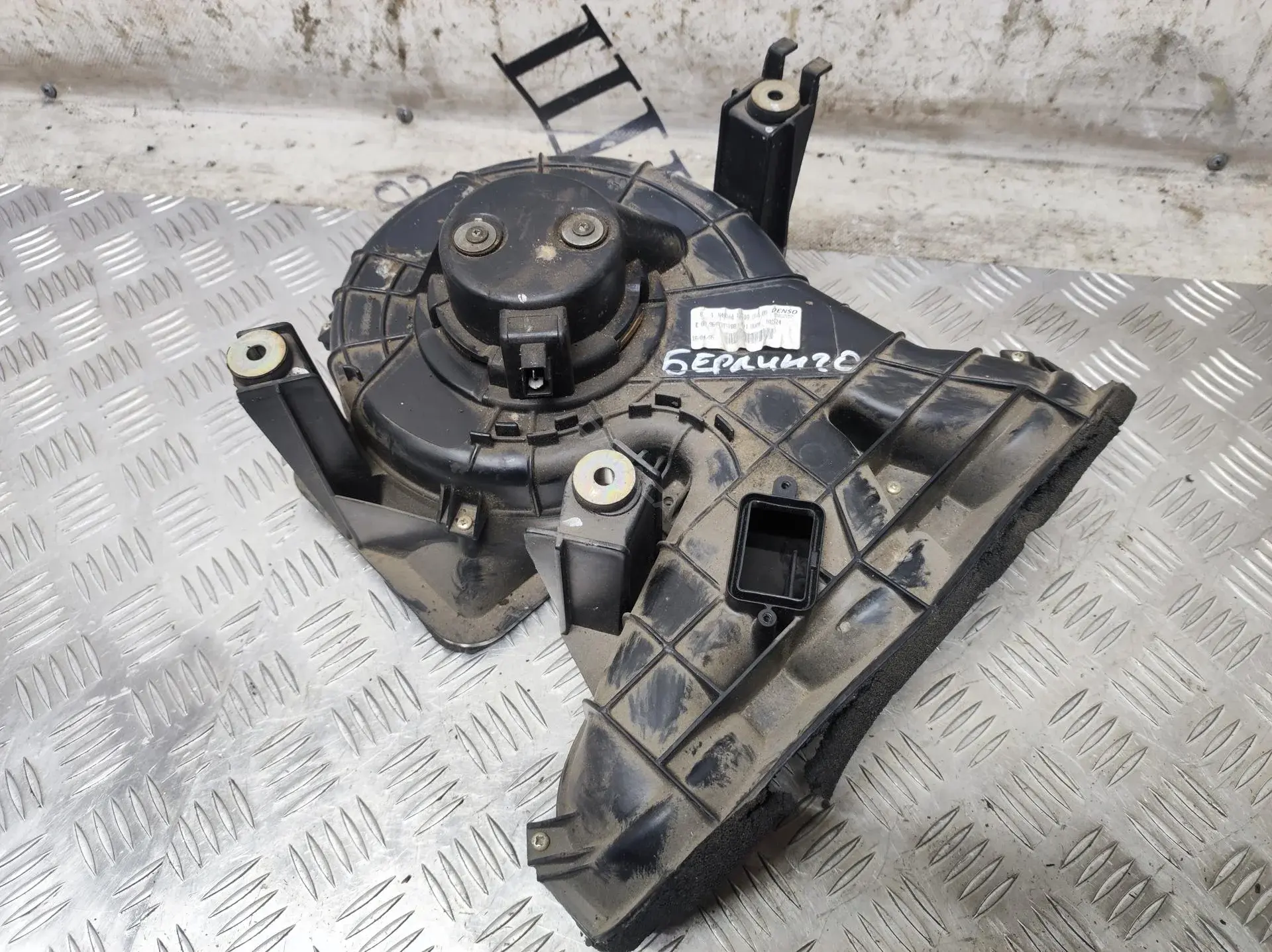 Моторчик печки 00006441R4, 11BLF6001RA, 132CE2303
