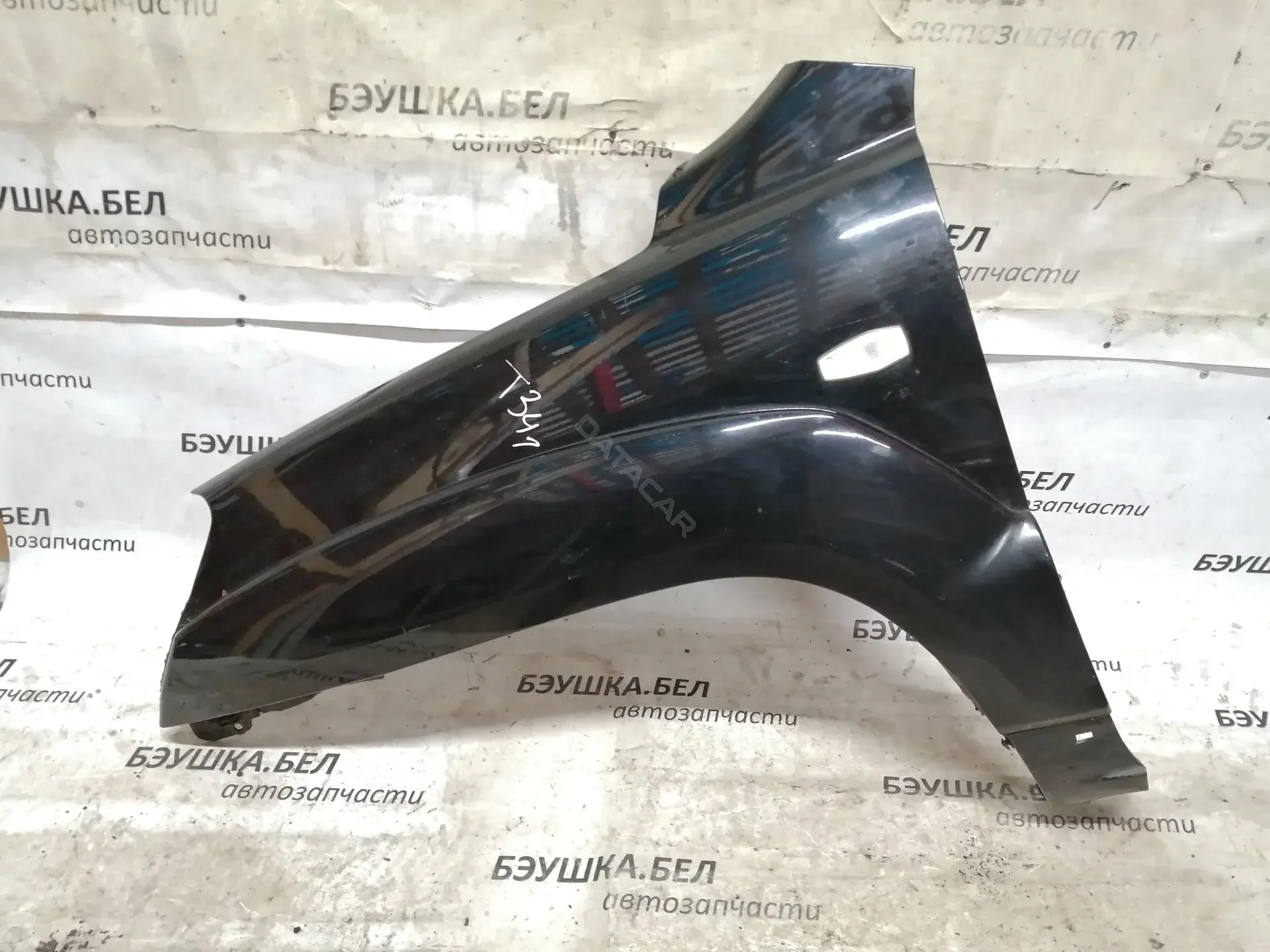 Крыло переднее 1060663111F010, 1060663111F110, 1AKS2031FL