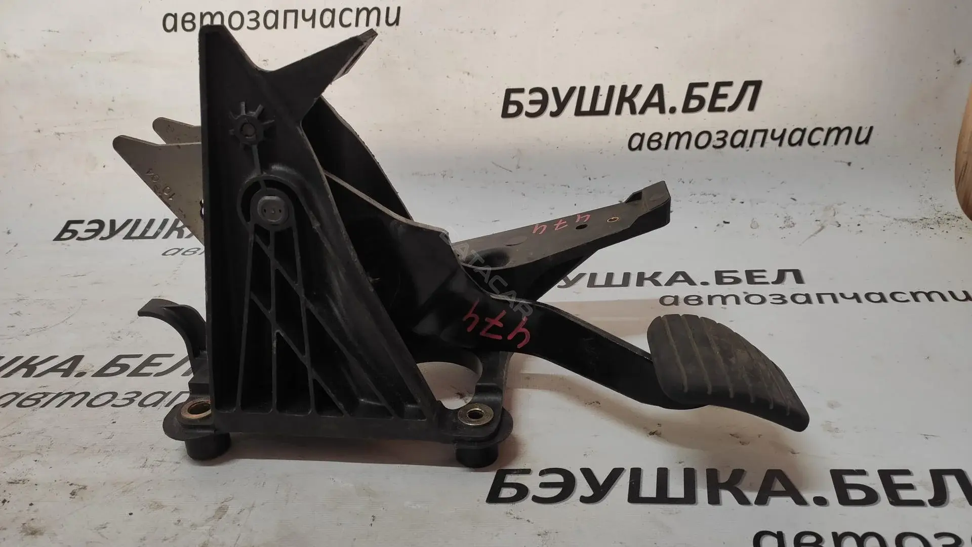 Педаль тормоза P955309