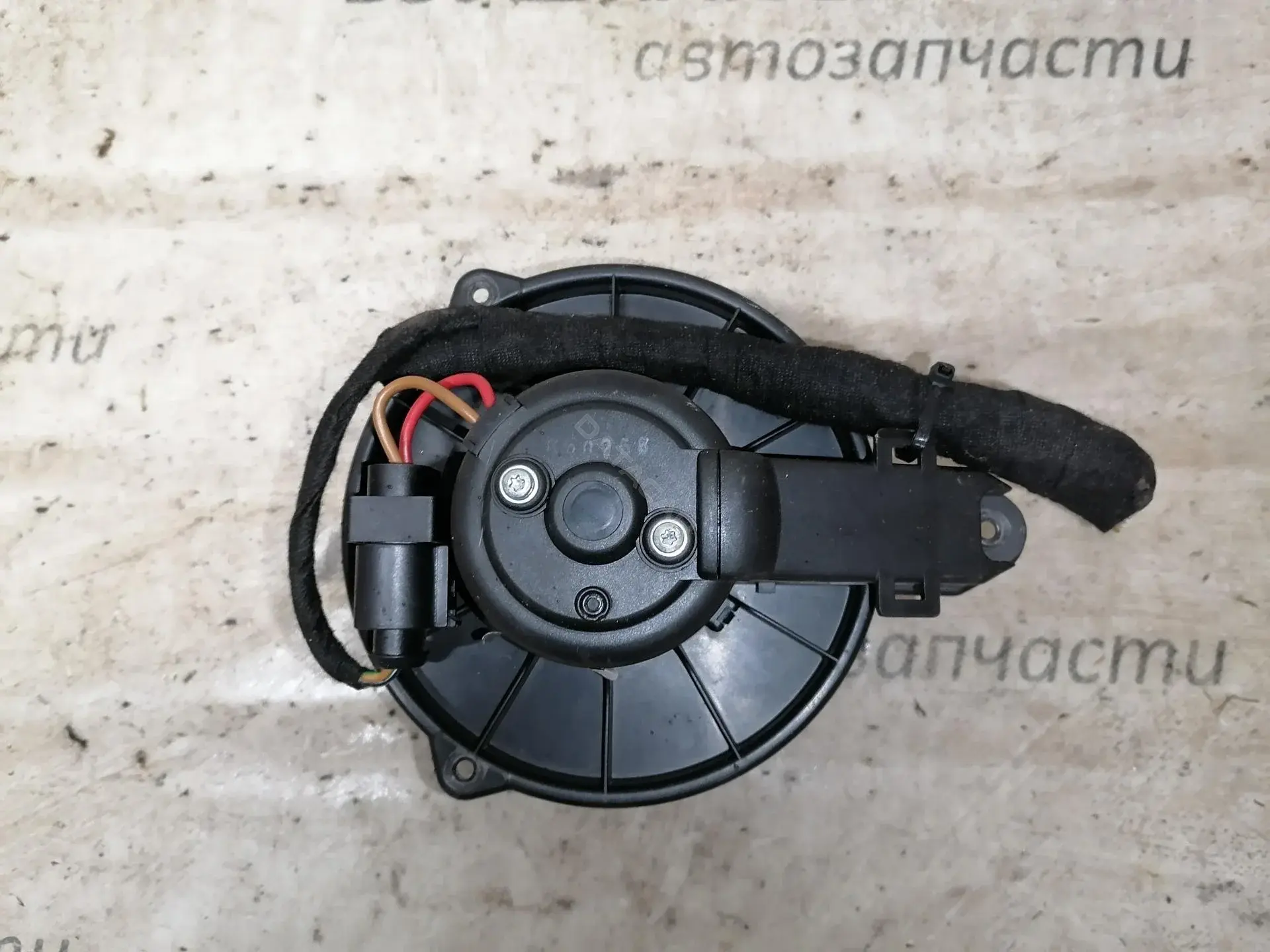 Моторчик печки 0026007820, 05991175, 111025