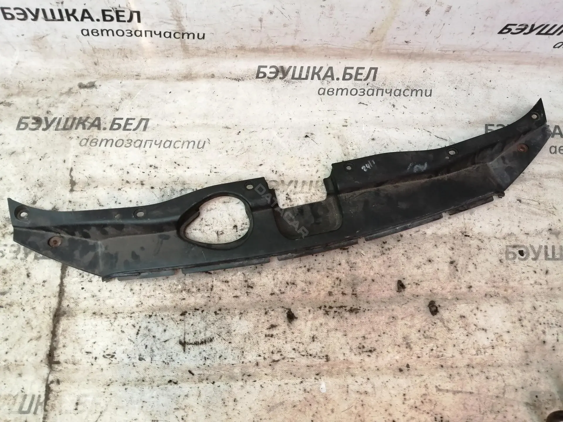 Рамка капота 863532B000