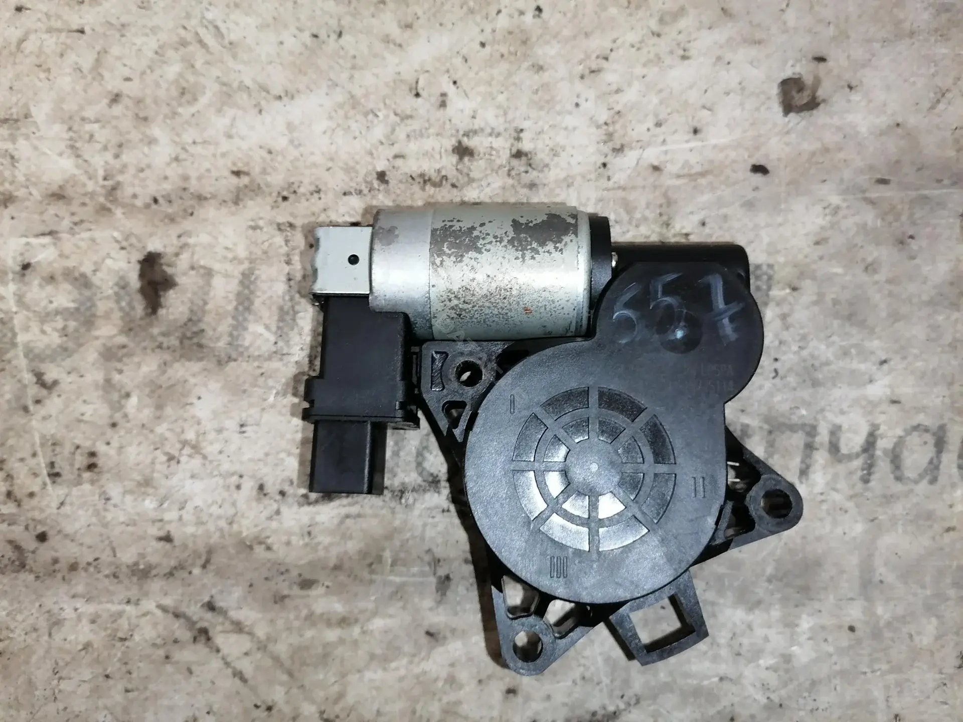 Моторчик стеклоподъемник G22C5858