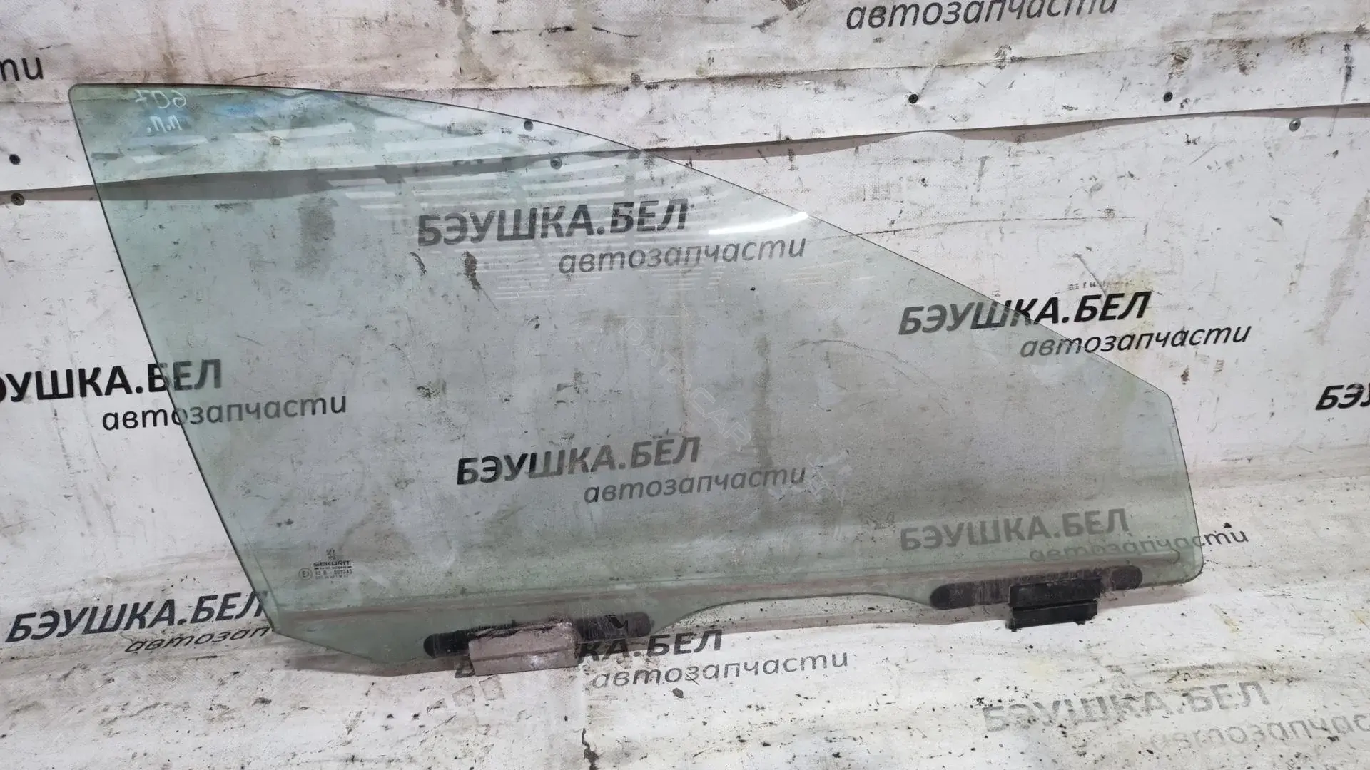 Стекло двери 9202E8