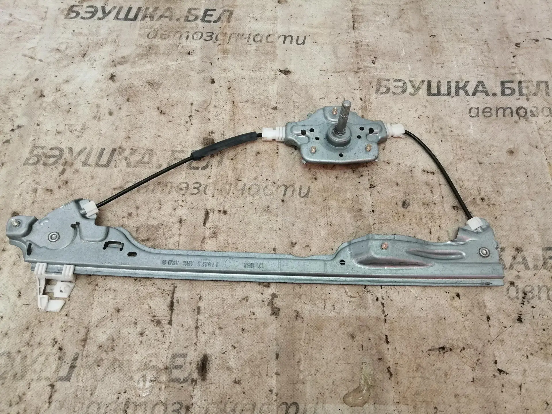 Стеклоподъемник 8200801329