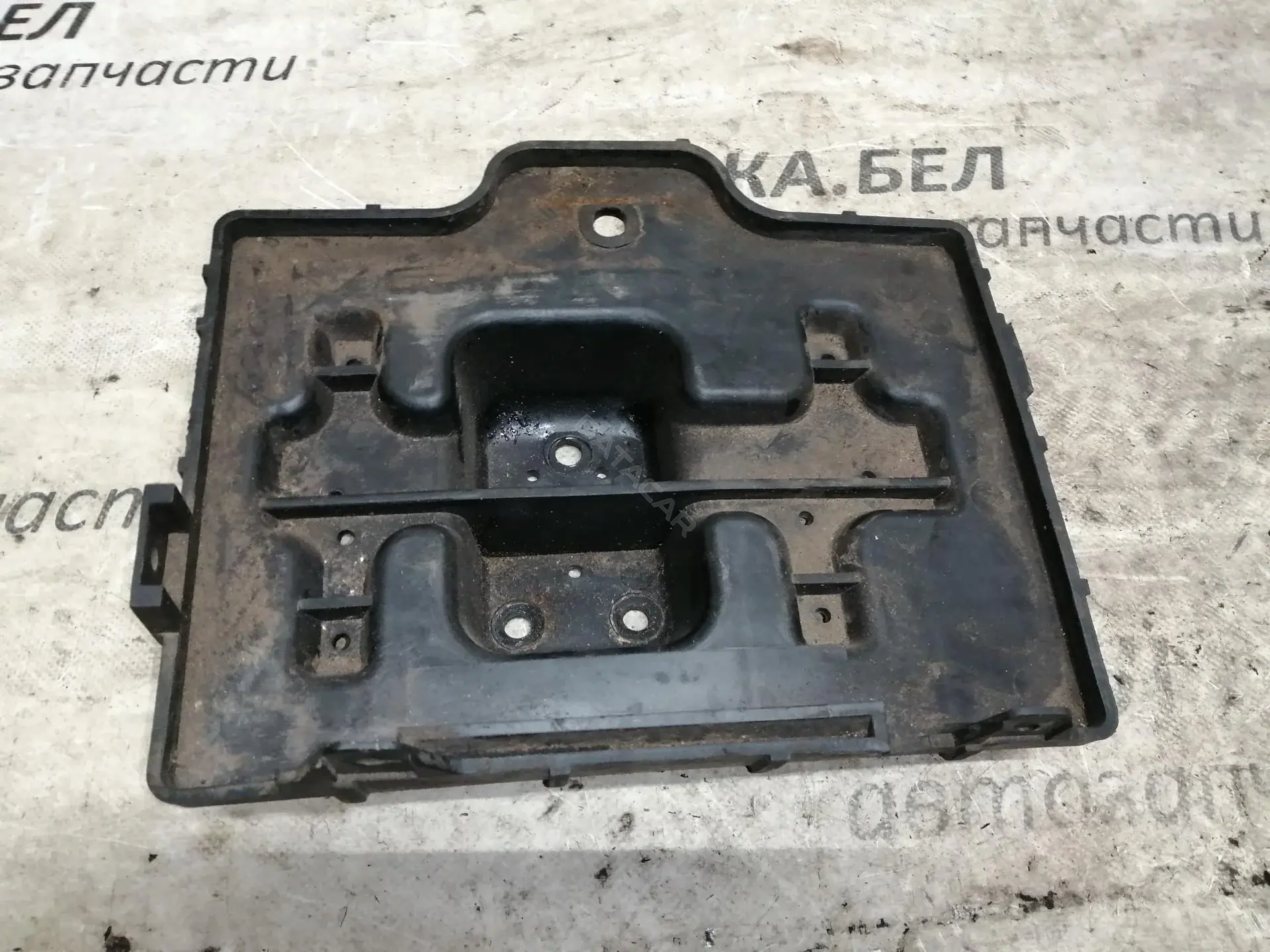 Полка аккумулятора 3715026600