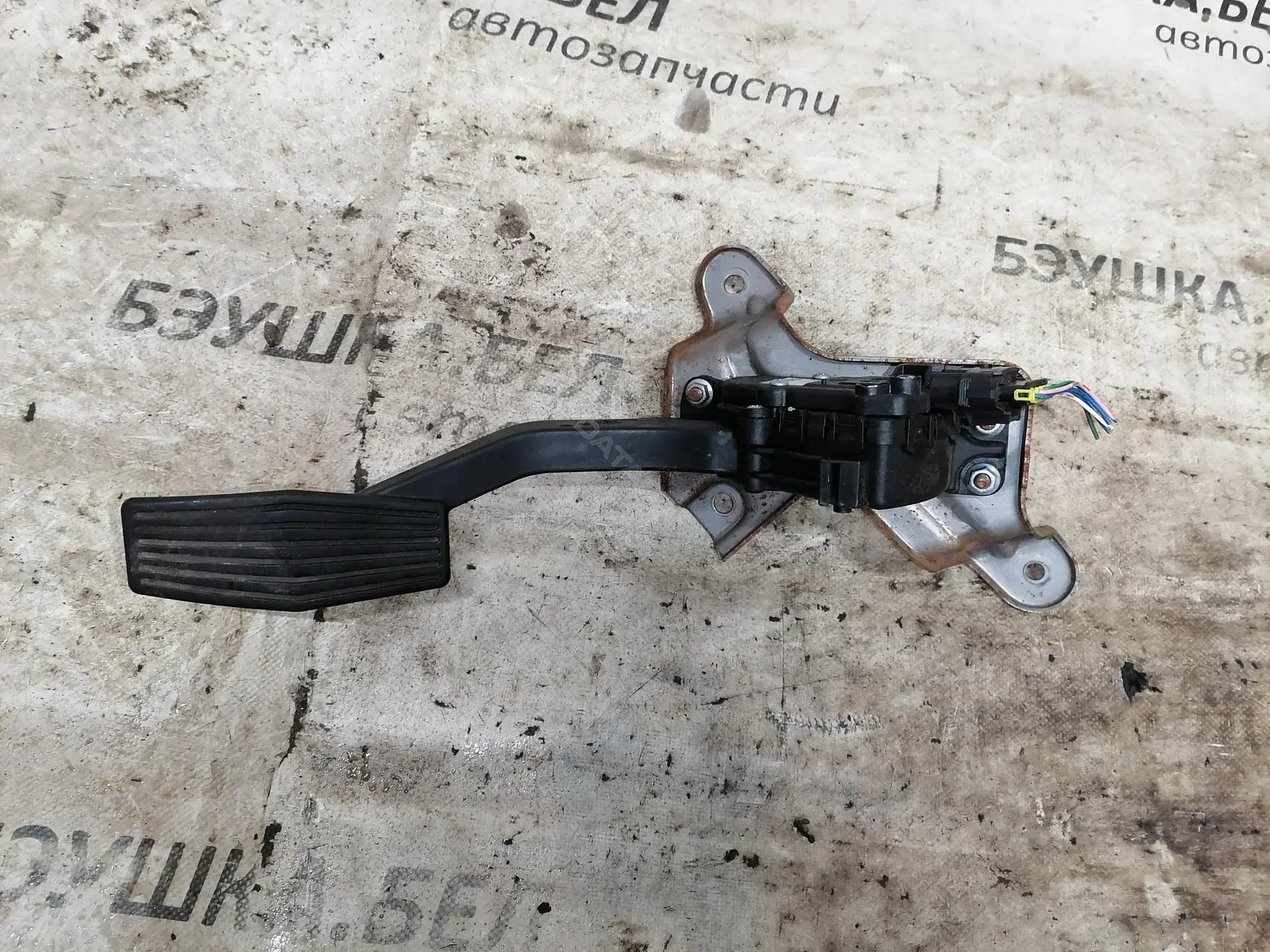 Педаль газа 327004D900