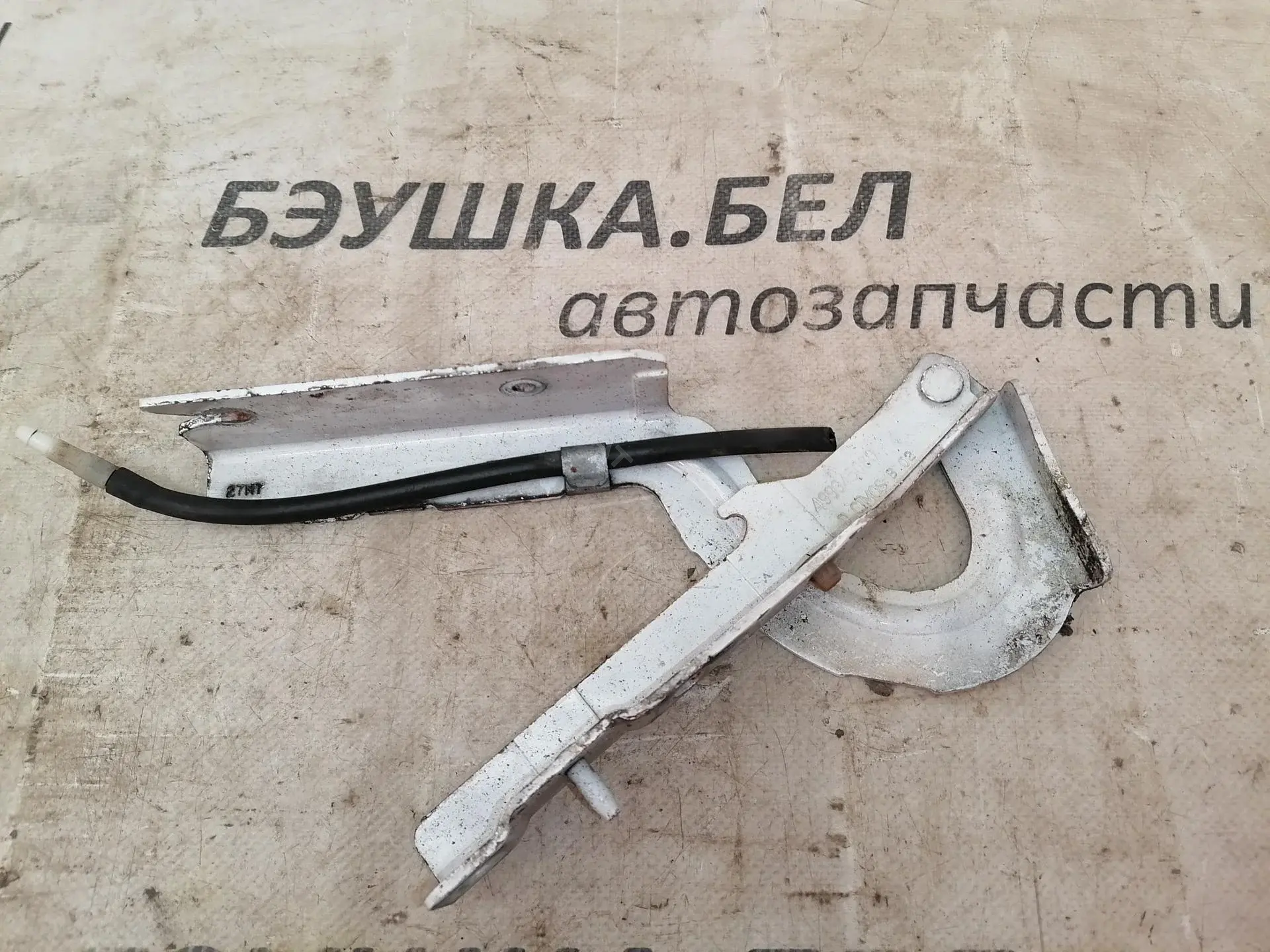 Петля капота 1499345080