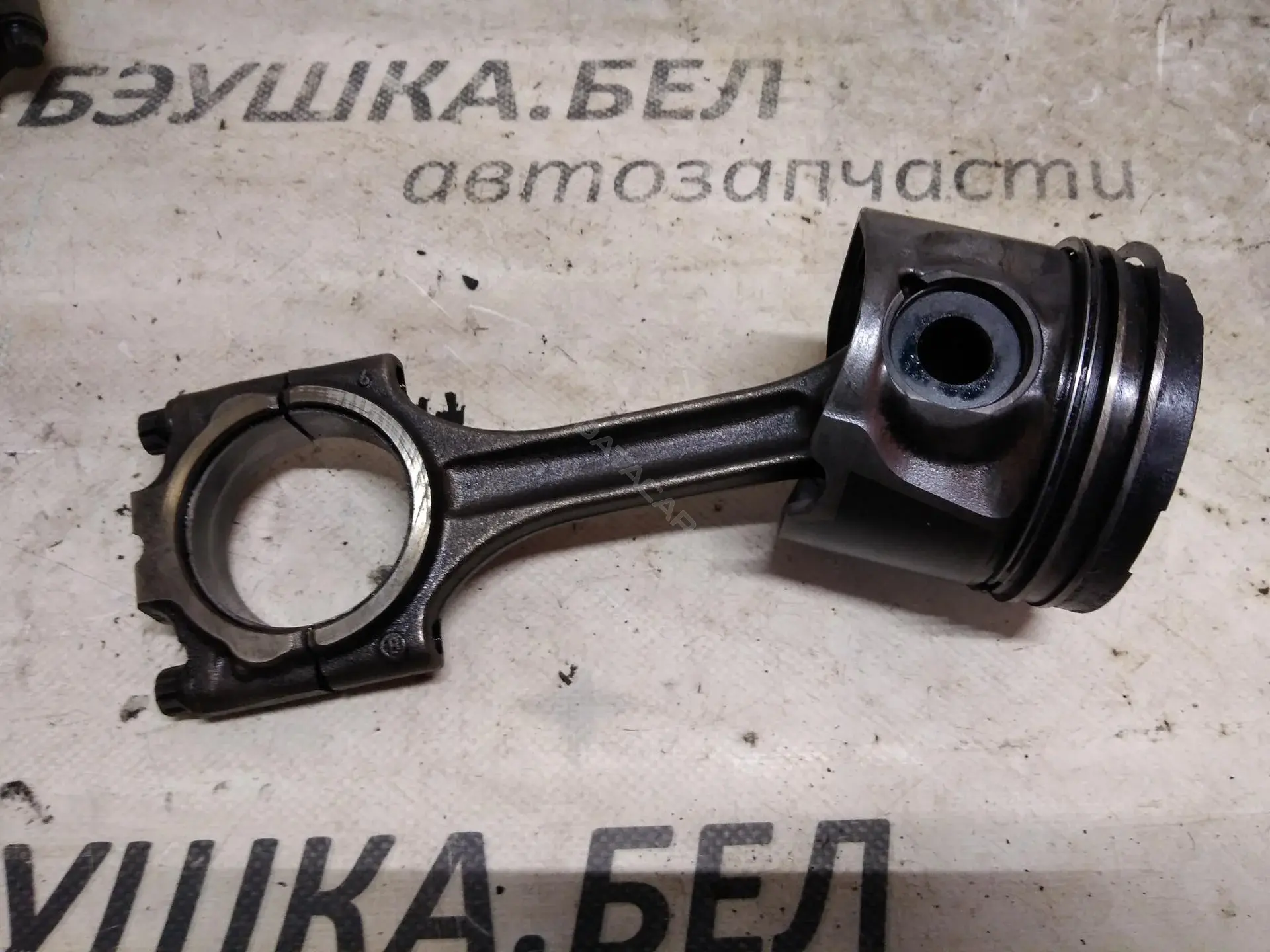 Поршень двигателя P971004