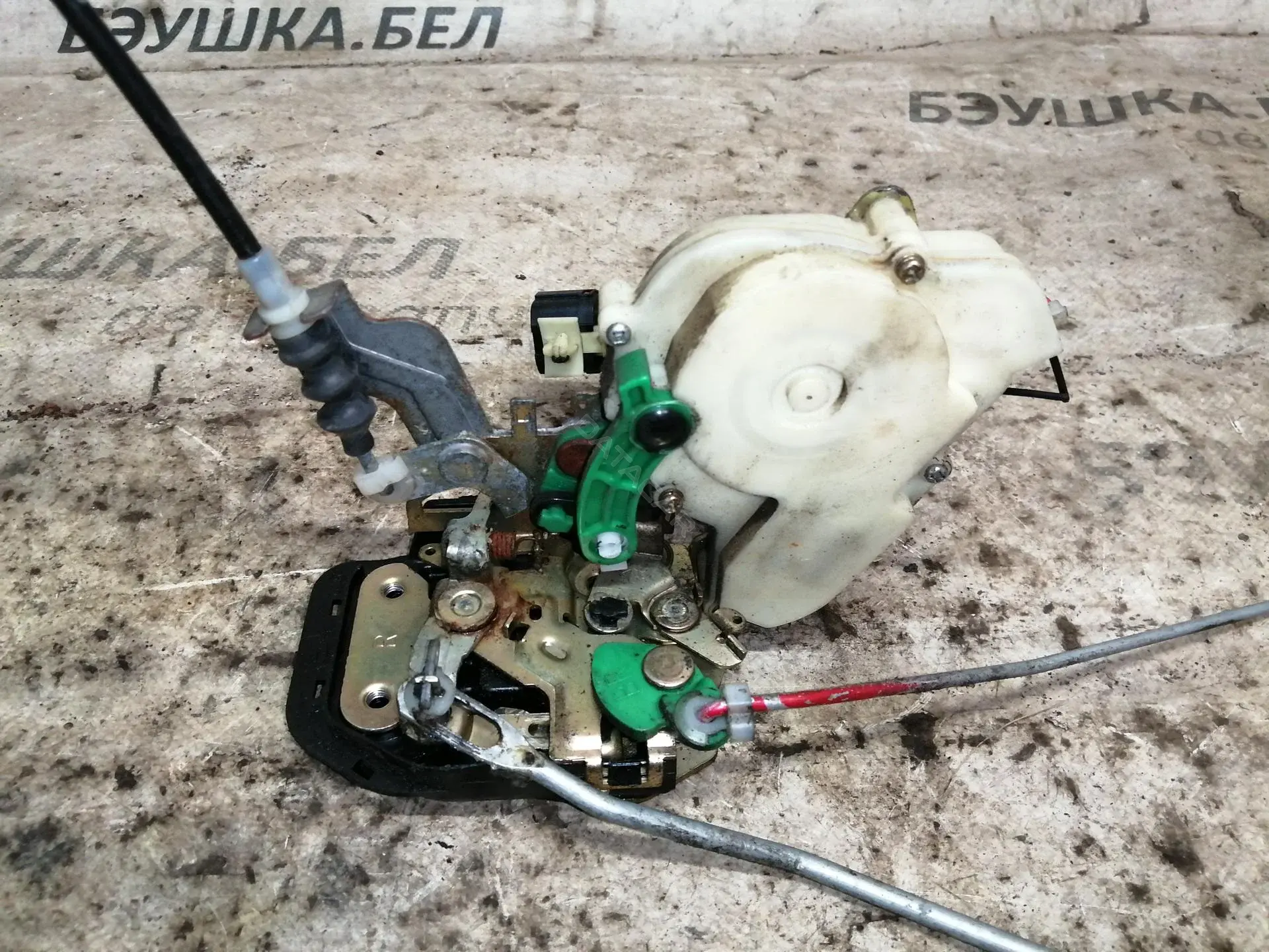 Замок двери 813203E010