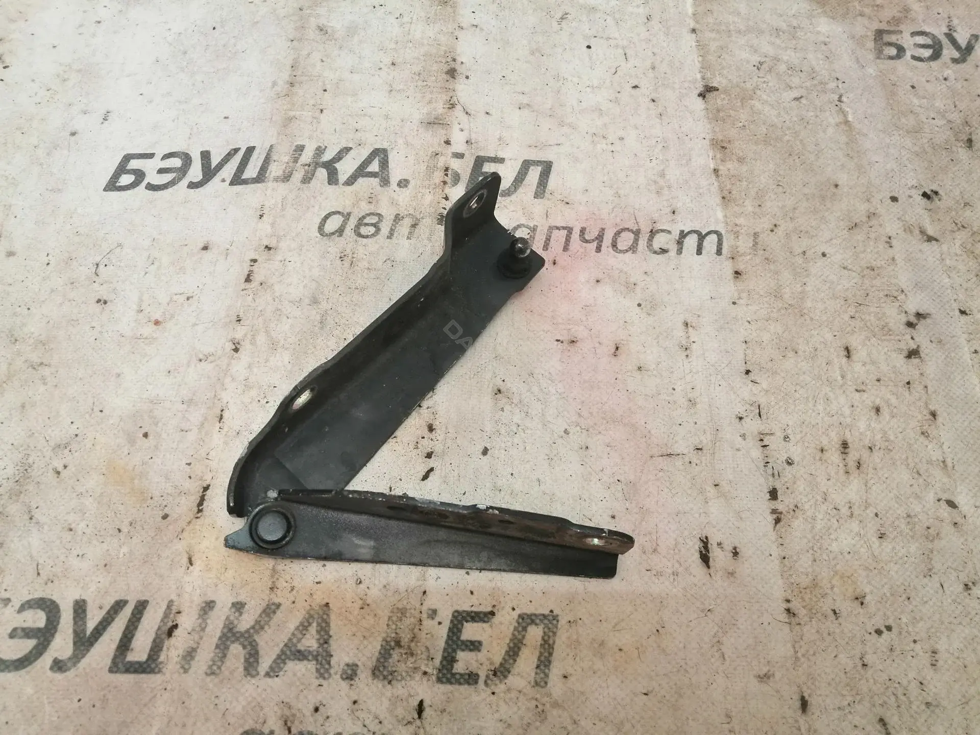 Петля капота 6182008D00