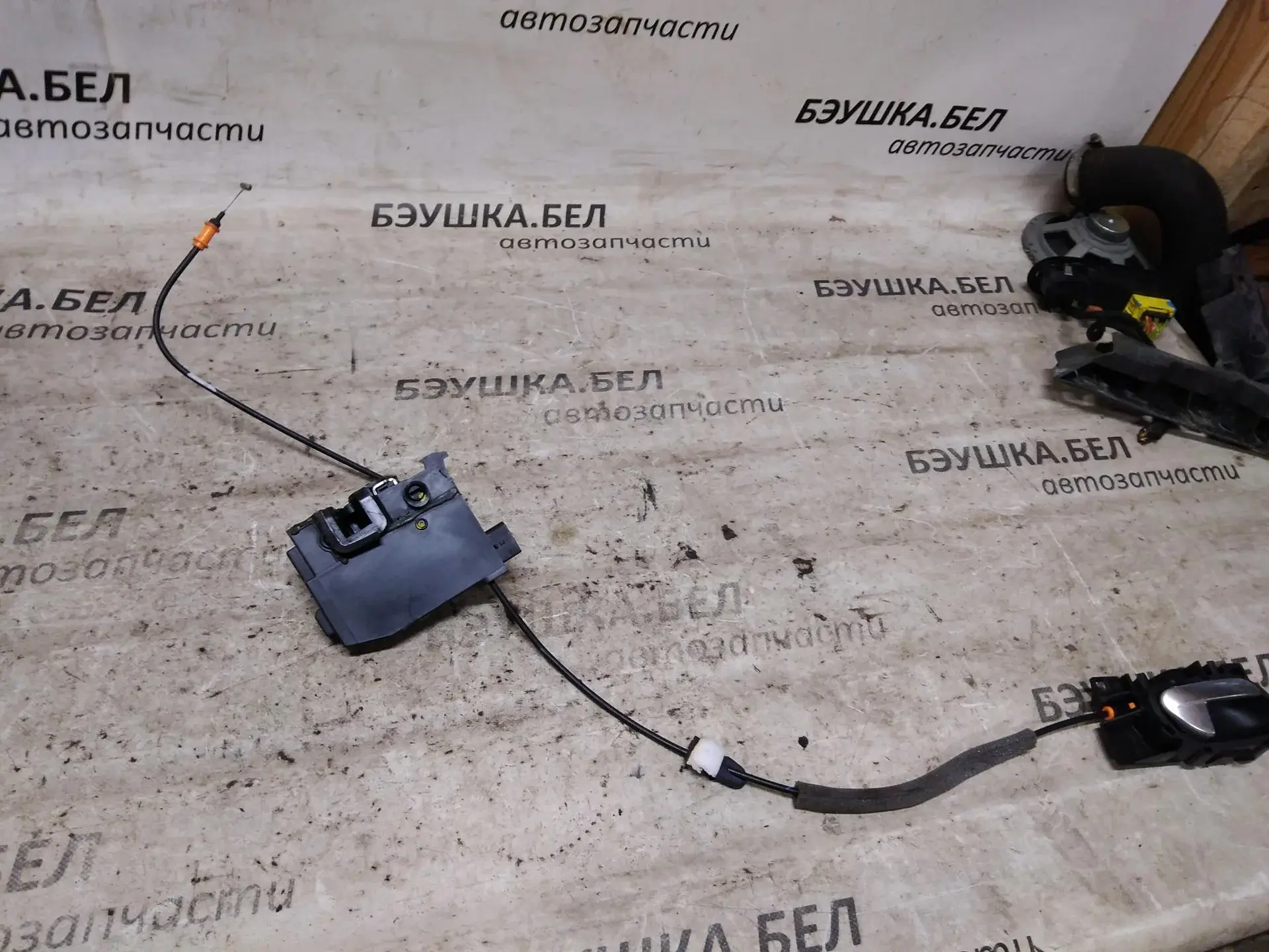 Замок двери 9138T9