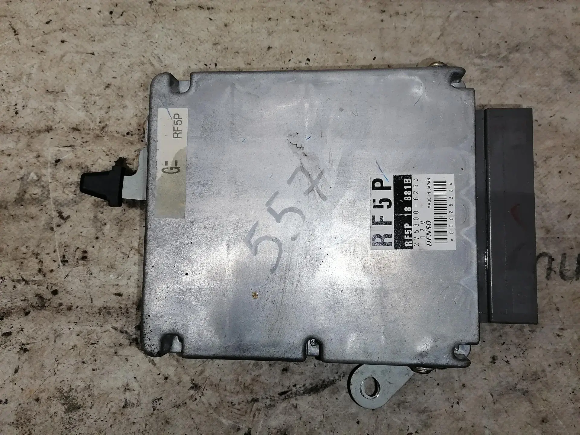 Блок управления двигателем RF5P18881B