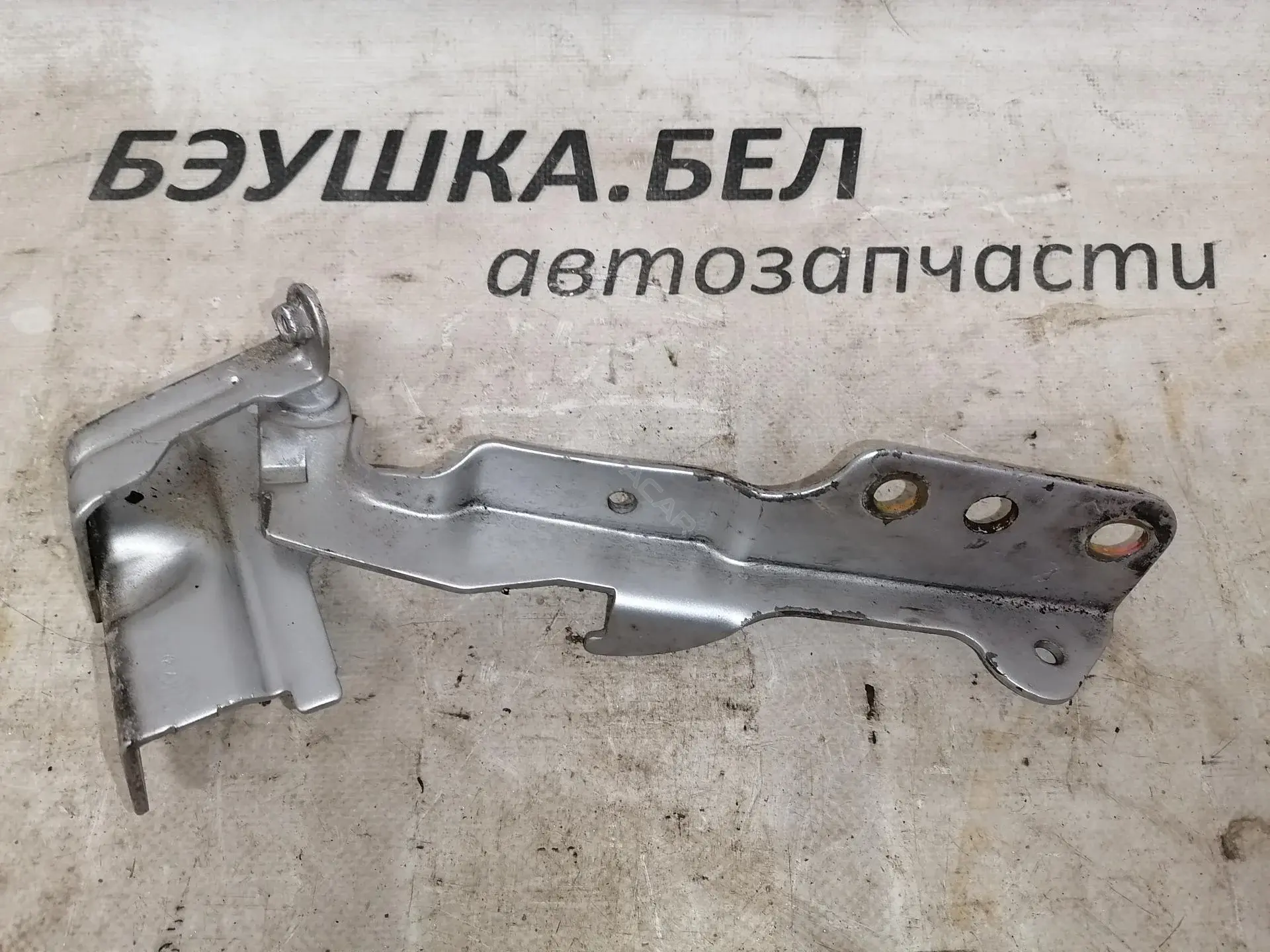 Петля капота 791103E000
