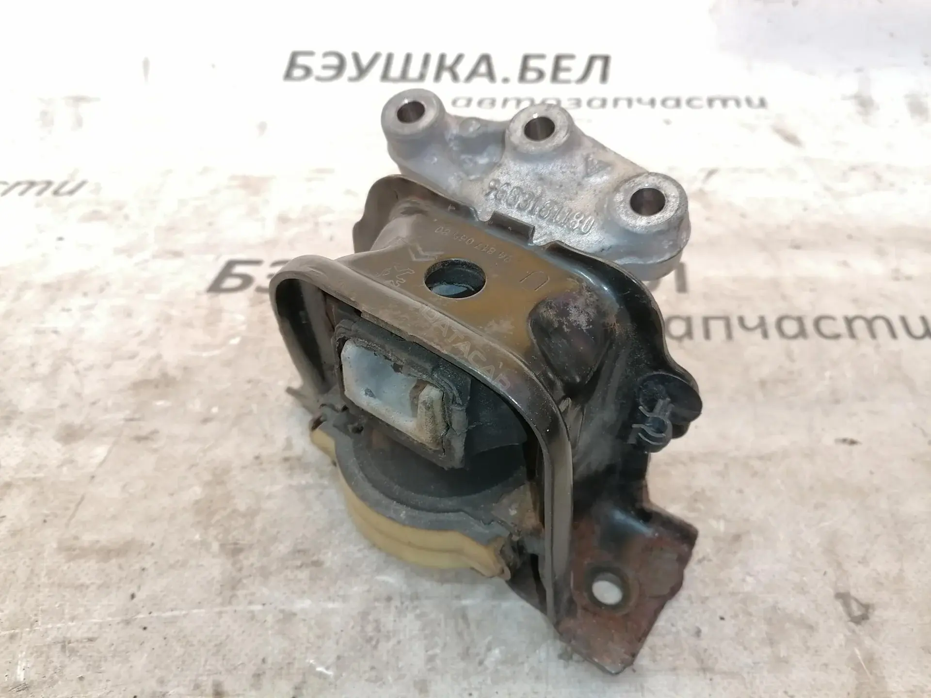 Кронштейн двигателя 9675508280