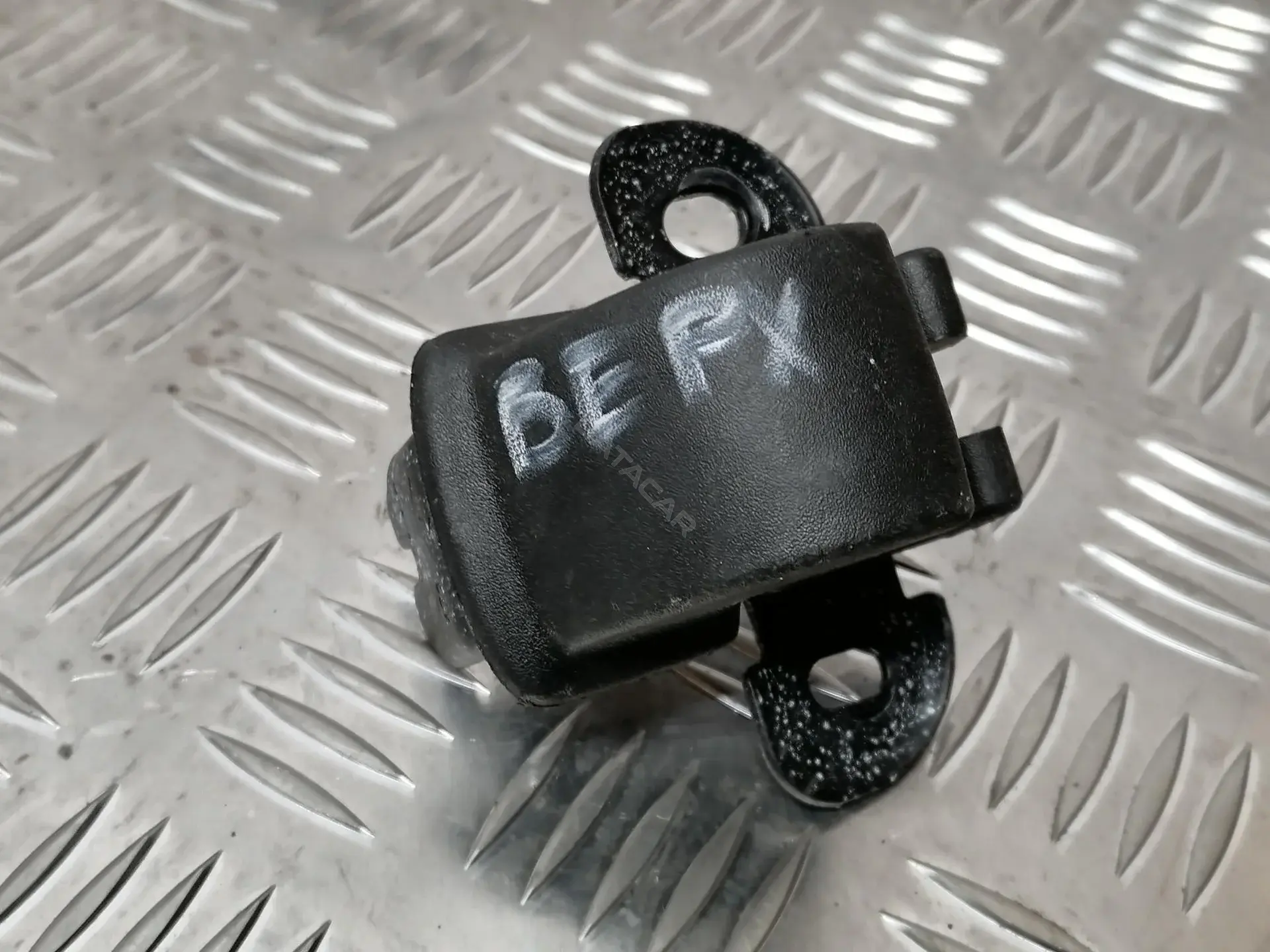 Замок двери 8200214015
