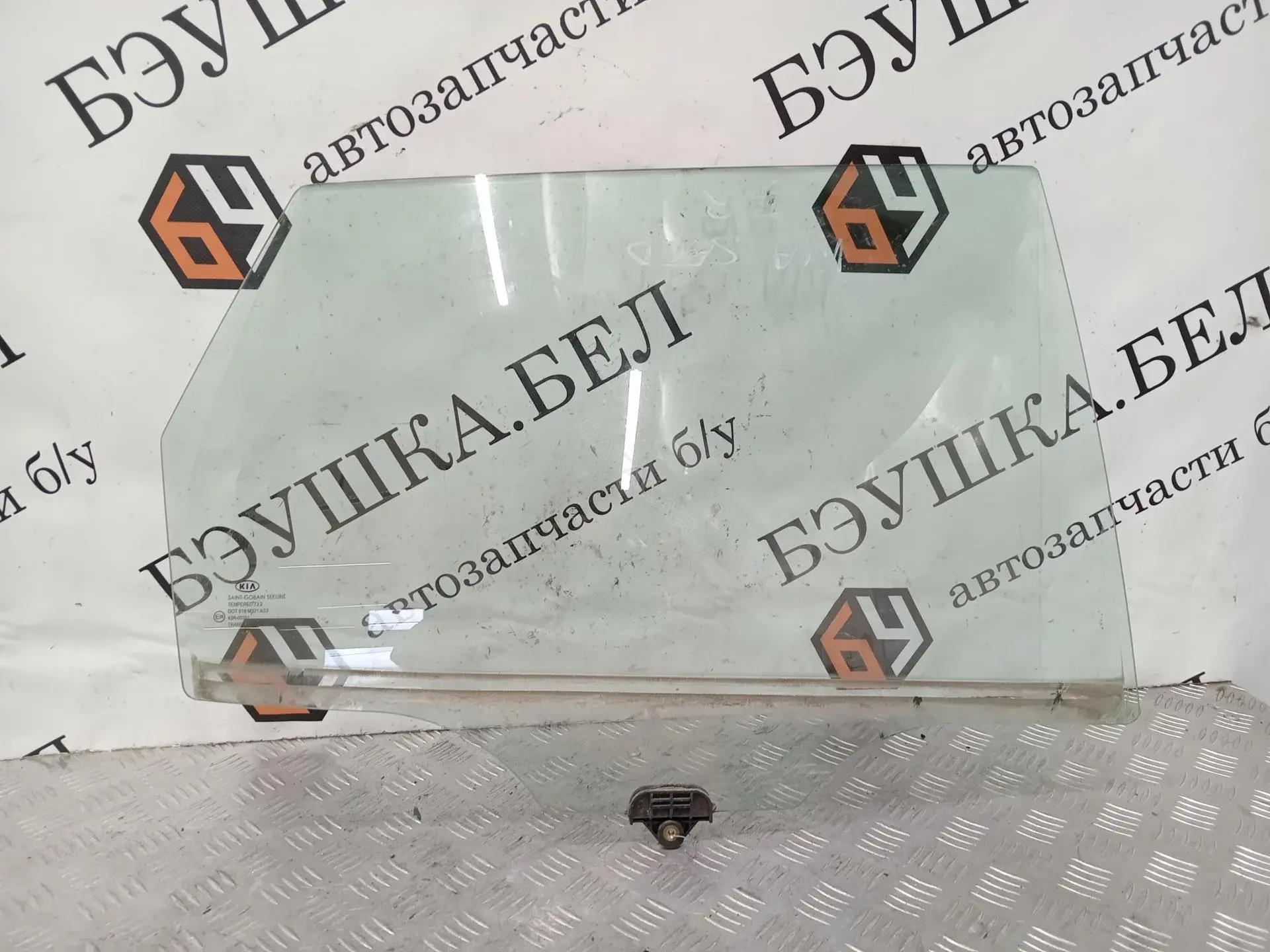 Стекло двери 834211H500