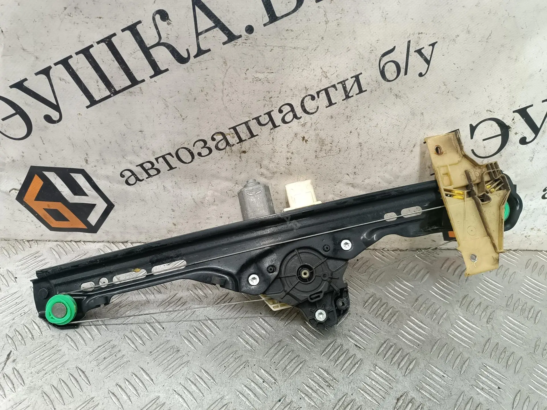 Стеклоподъемник 9682632180