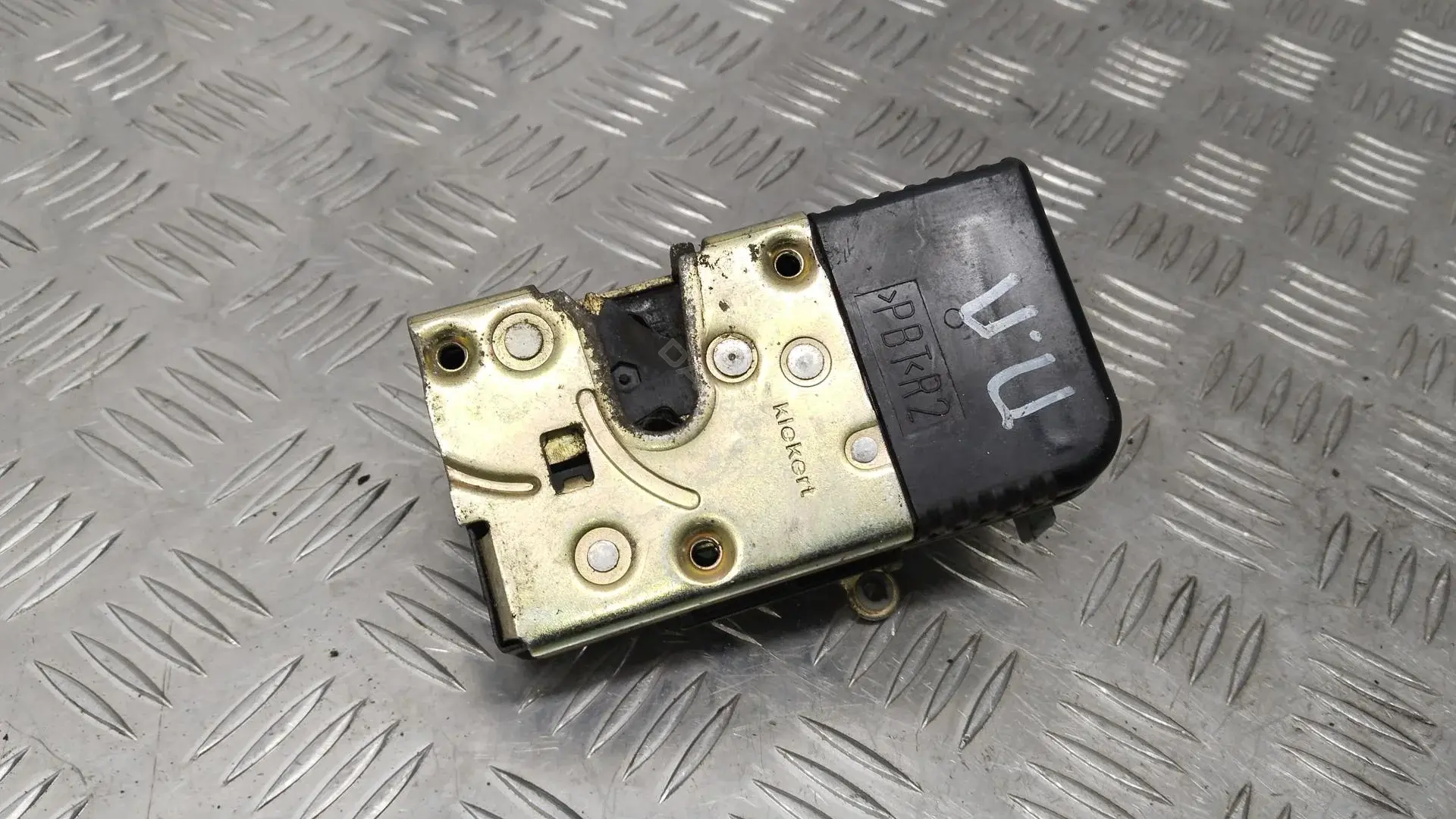 Замок двери 9136J7