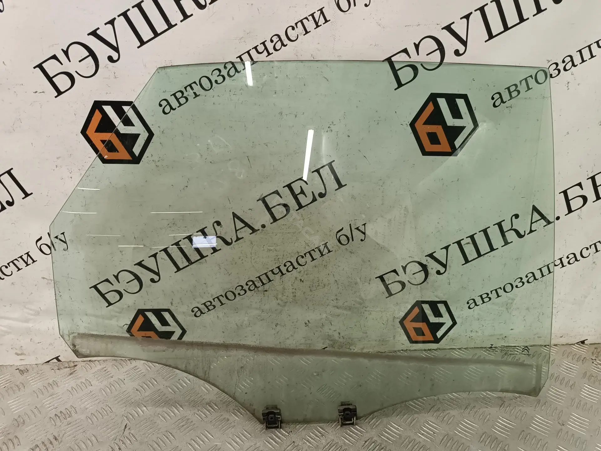 Стекло двери 9204R3