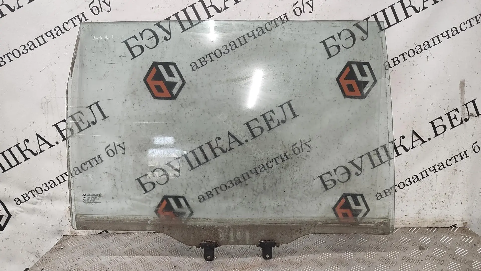 Стекло двери 834204D000
