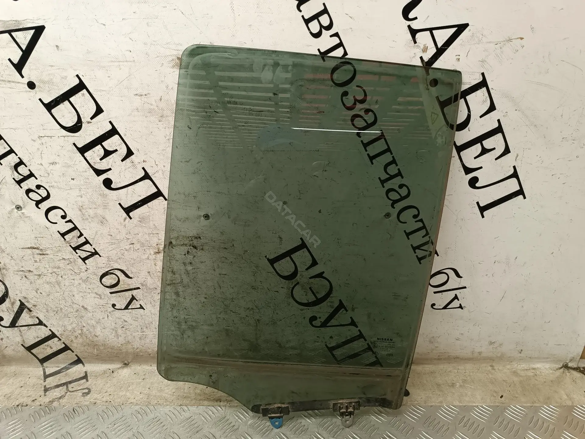 Стекло двери 82301EB300