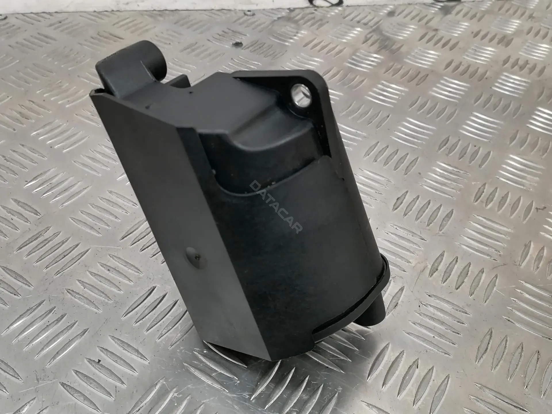 Клапан картерных газов 31338023