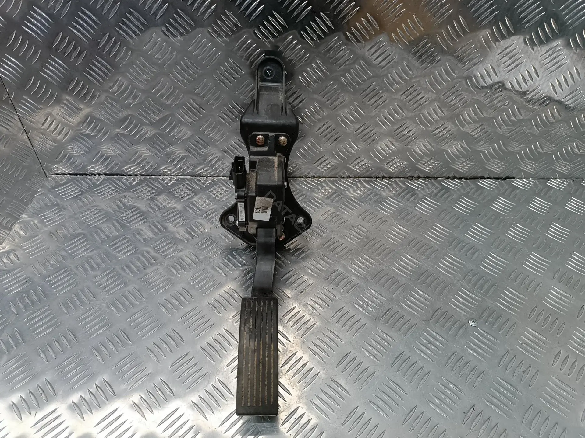 Педаль газа 327002P930