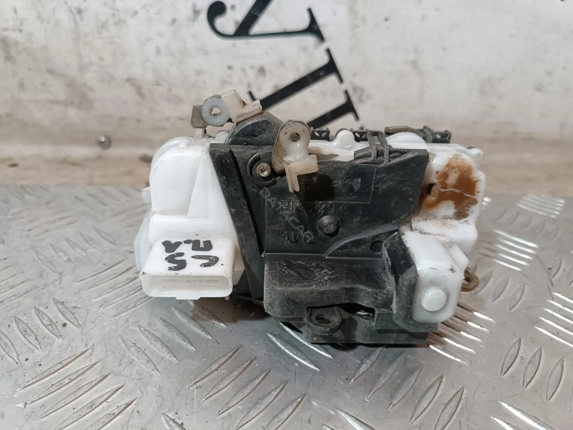 Замок двери 9135J2