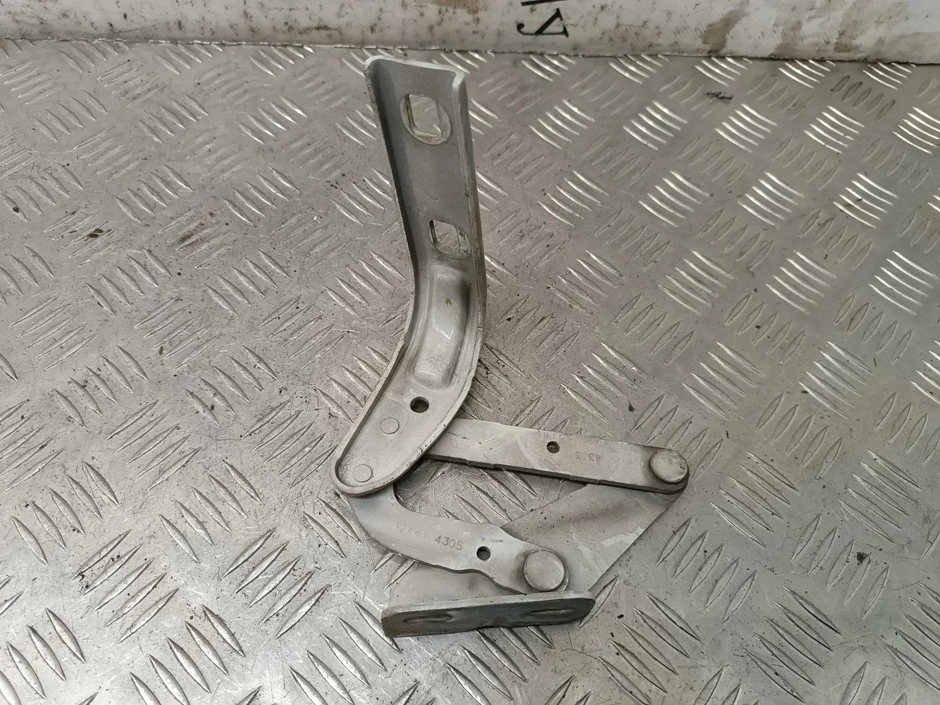 Петля капота 9160782