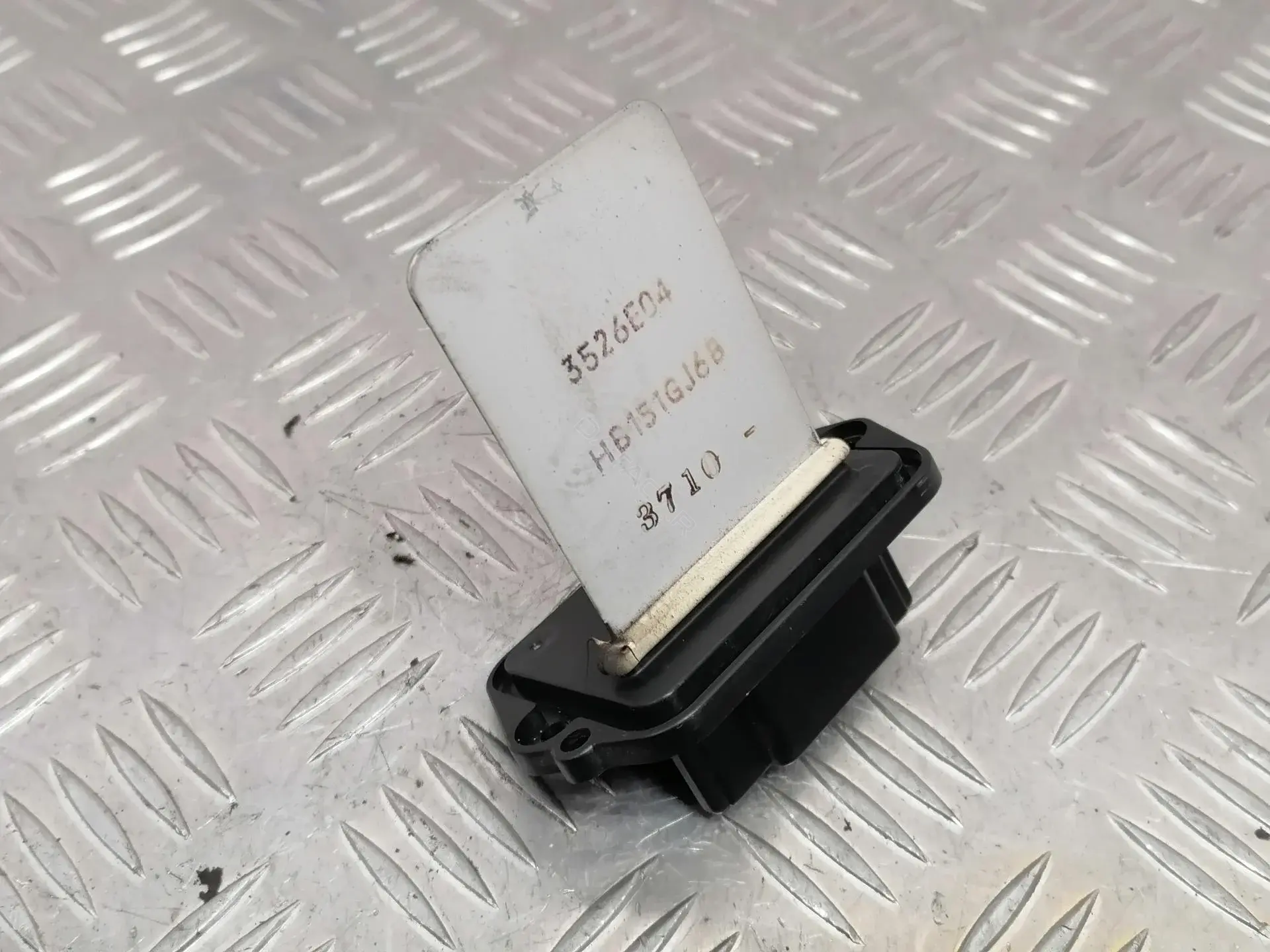 Резистор печки GJ6E61B15