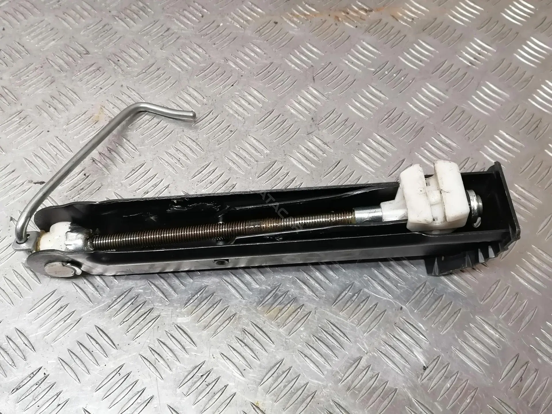 Домкраты 9191486